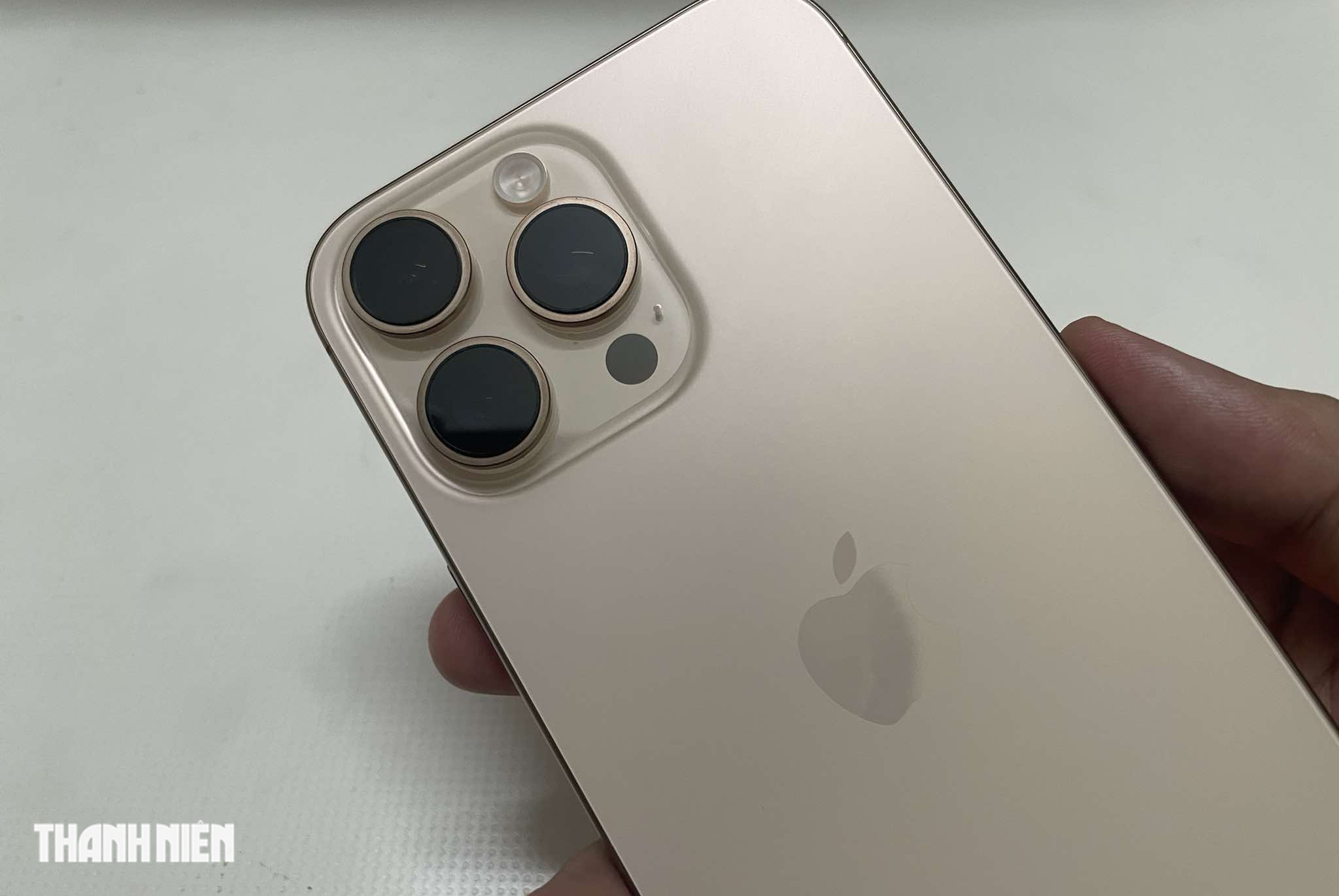 Lý do chính đáng trì hoãn mua smartphone cao cấp mới - Ảnh 2.