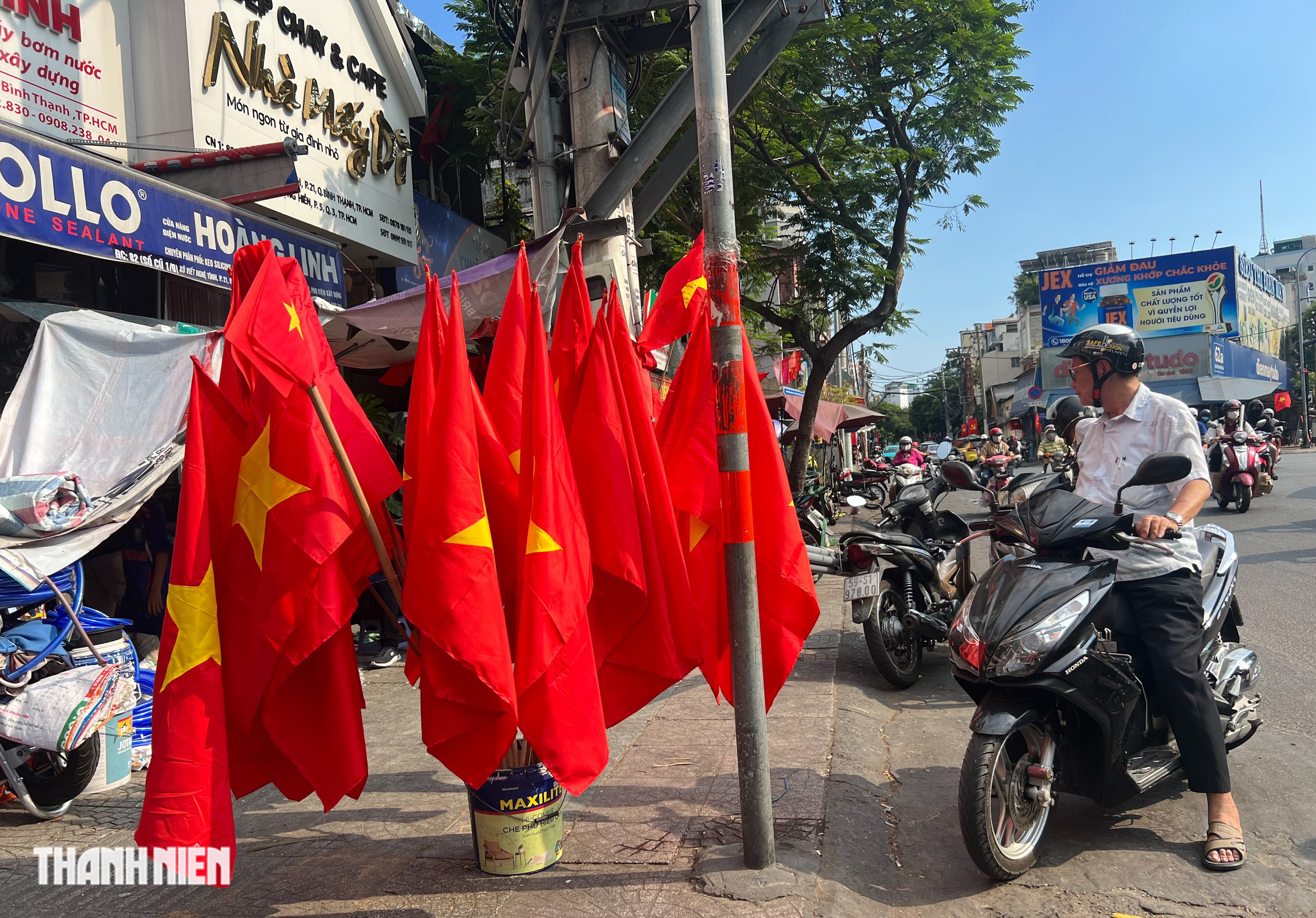 Lễ 30.4 ở TP.HCM: Những món đồ nào nhất định phải có khi chụp hình? - Ảnh 10.