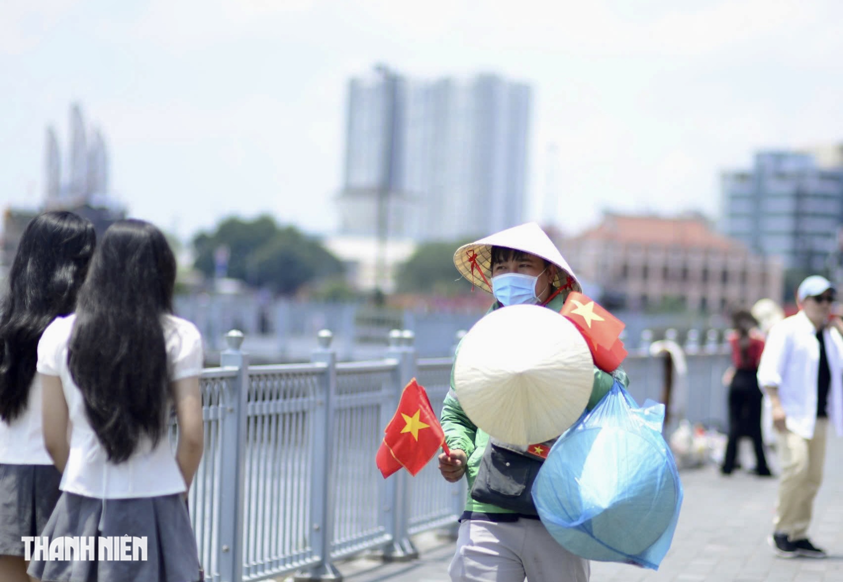 Lễ 30.4 ở TP.HCM: Những món đồ nào nhất định phải có khi chụp hình? - Ảnh 5.