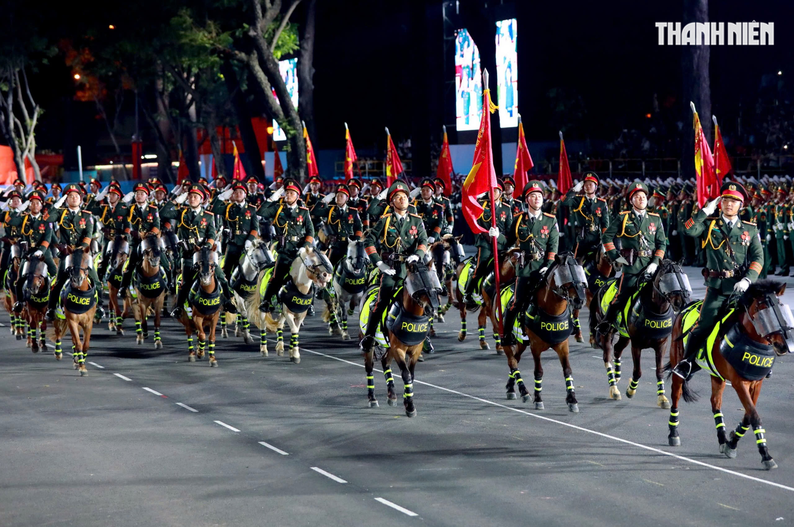 Lịch trình 30.4 ở TP.HCM: Diễu binh, diễu hành kỵ binh, bắn pháo hoa, 3D Mapping... - Ảnh 3.