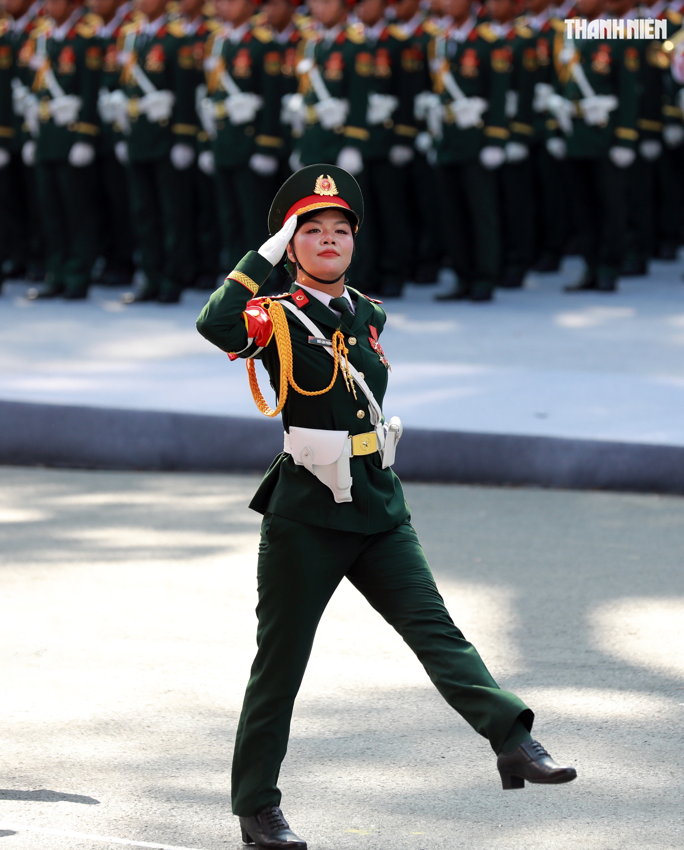 Những bóng hồng 'tuyệt đối điện ảnh' diễu binh 30.4 ở TP.HCM- Ảnh 3. Những bóng hồng 'tuyệt đối điện ảnh' diễu binh 30.4 ở TP.HCM- Ảnh 3.