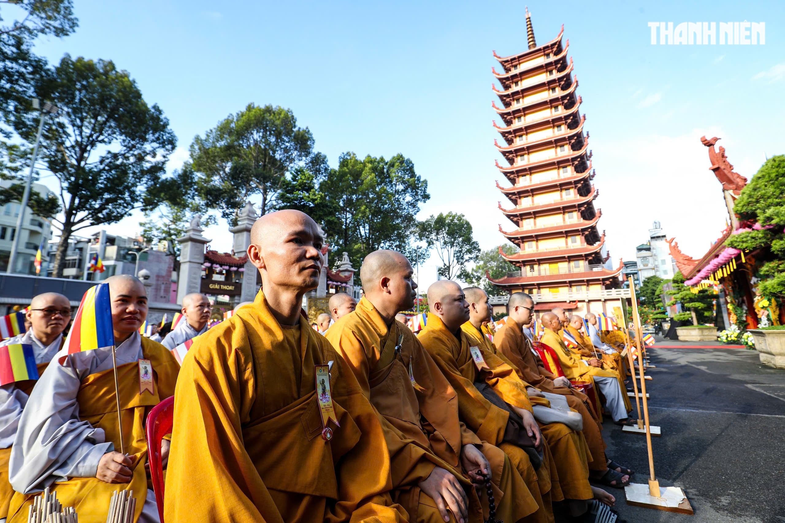 Đại lễ Phật đản tại Việt Nam Quốc Tự: Buông bỏ sân hận, chữa lành tâm thức - Ảnh 12.