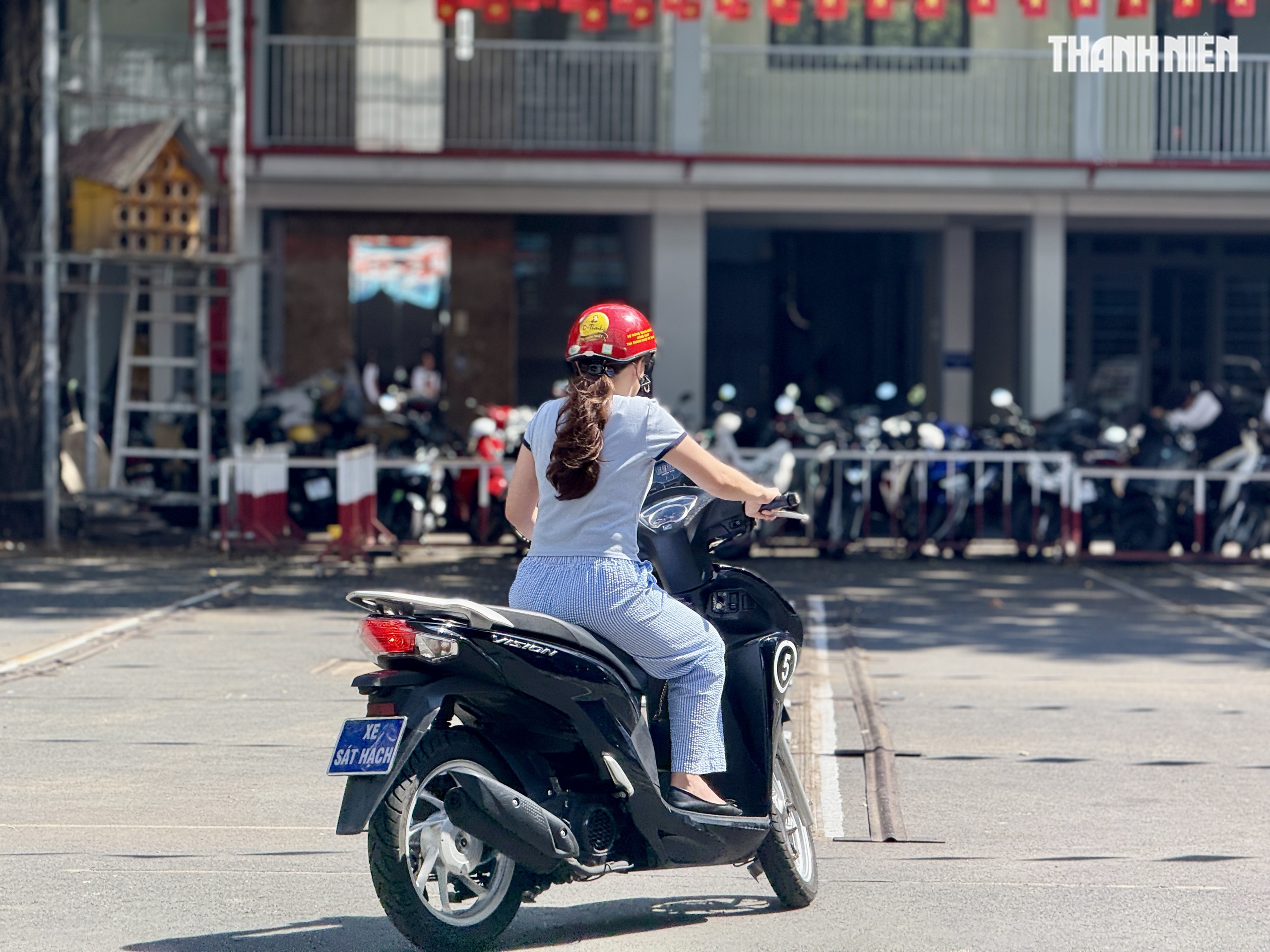 CSGT tổ chức thi sát hạch bằng lái xe A1: Điểm mới có lợi cho thí sinh- Ảnh 8. CSGT tổ chức thi sát hạch bằng lái xe A1: Điểm mới có lợi cho thí sinh- Ảnh 8.