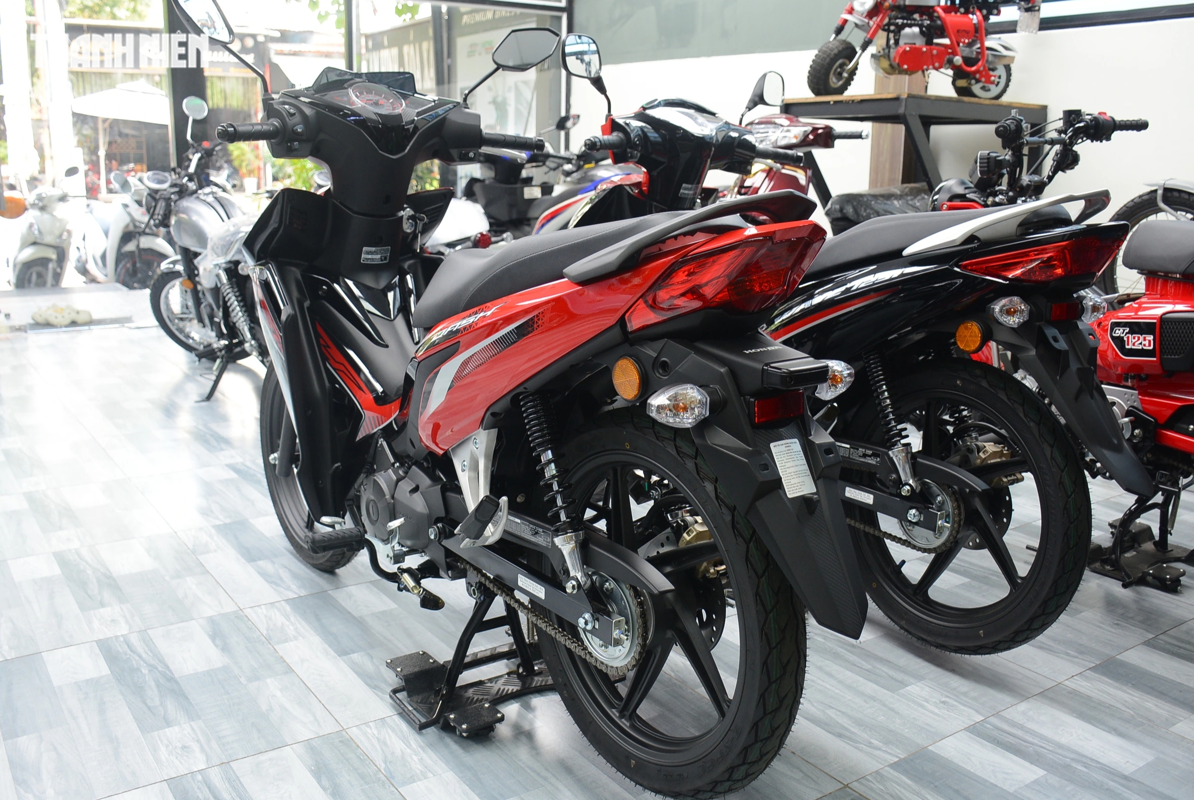 Xe máy Honda 'Made in Malaysia' về Việt Nam: Chọn Honda Wave 125i hay Honda Dash 125? - Ảnh 7.