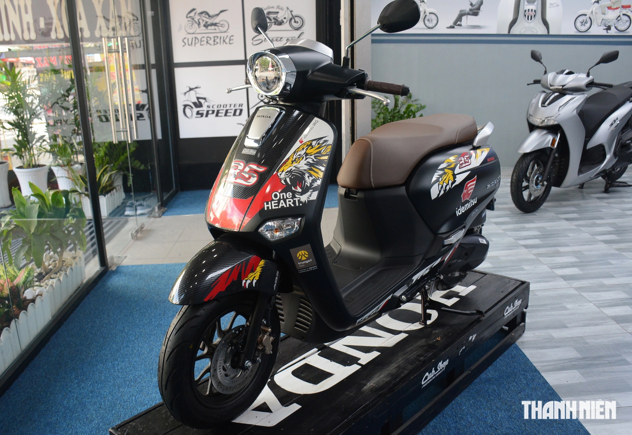 'H&agrave;ng hiếm' Honda Giorno+ Moto2 ThaiGP sản xuất chỉ 35 chiếc xuất hiện tại Việt Nam- Ảnh 5.