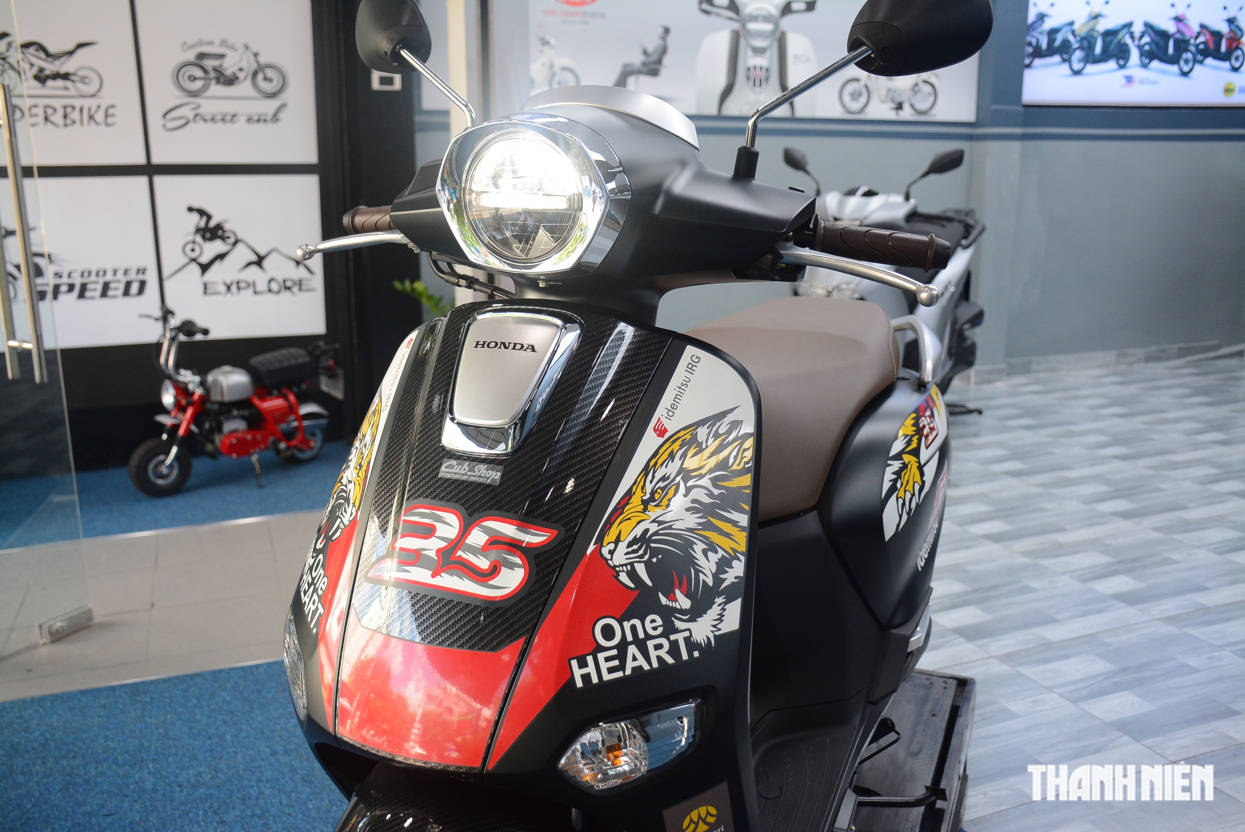 'H&agrave;ng hiếm' Honda Giorno+ Moto2 ThaiGP sản xuất chỉ 35 chiếc xuất hiện tại Việt Nam- Ảnh 4.