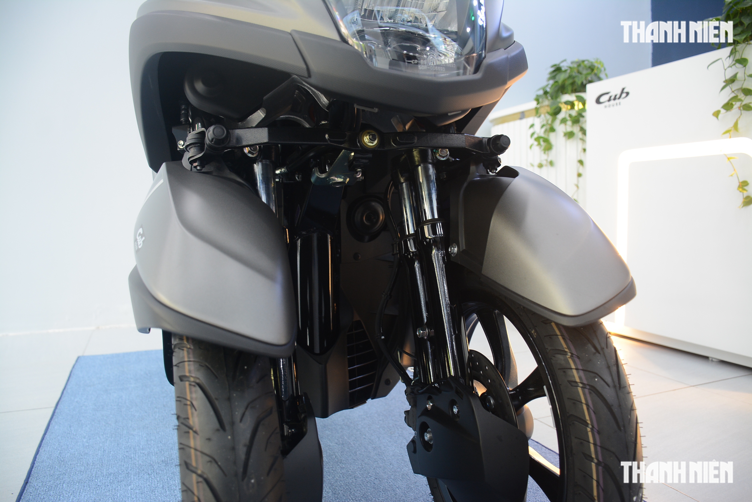 Yamaha Tricity 155 xe tay ga sử dụng bánh kép phía trước, có phanh tay đỗ xe - Ảnh 5.