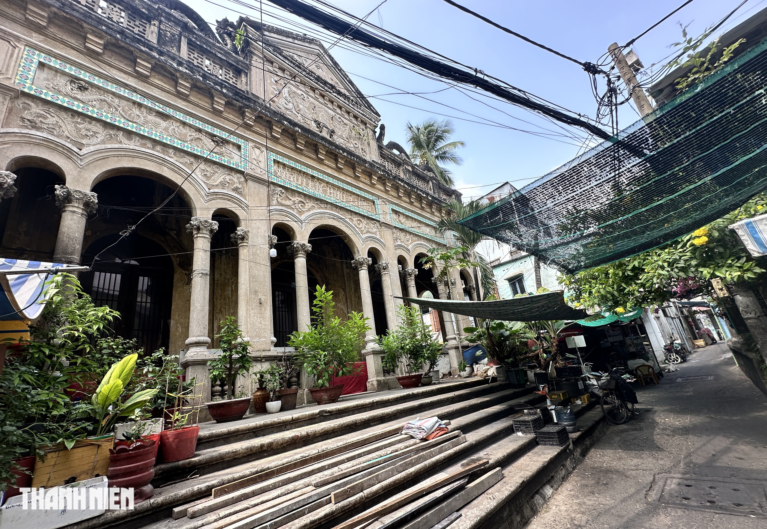 Chuyện ít biết về ngôi nhà cổ 100 năm tuổi của ‘đại ca giang hồ’ Sài Gòn Chuyện ít biết về ngôi nhà cổ 100 năm tuổi của ‘đại ca giang hồ’ Sài Gòn