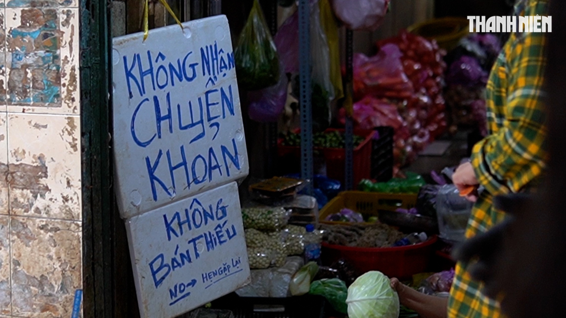 Tiểu thương lớn tuổi tại TP . HCM không nhận chuyển khoản: Lý do và thực trạng - Ảnh 4.