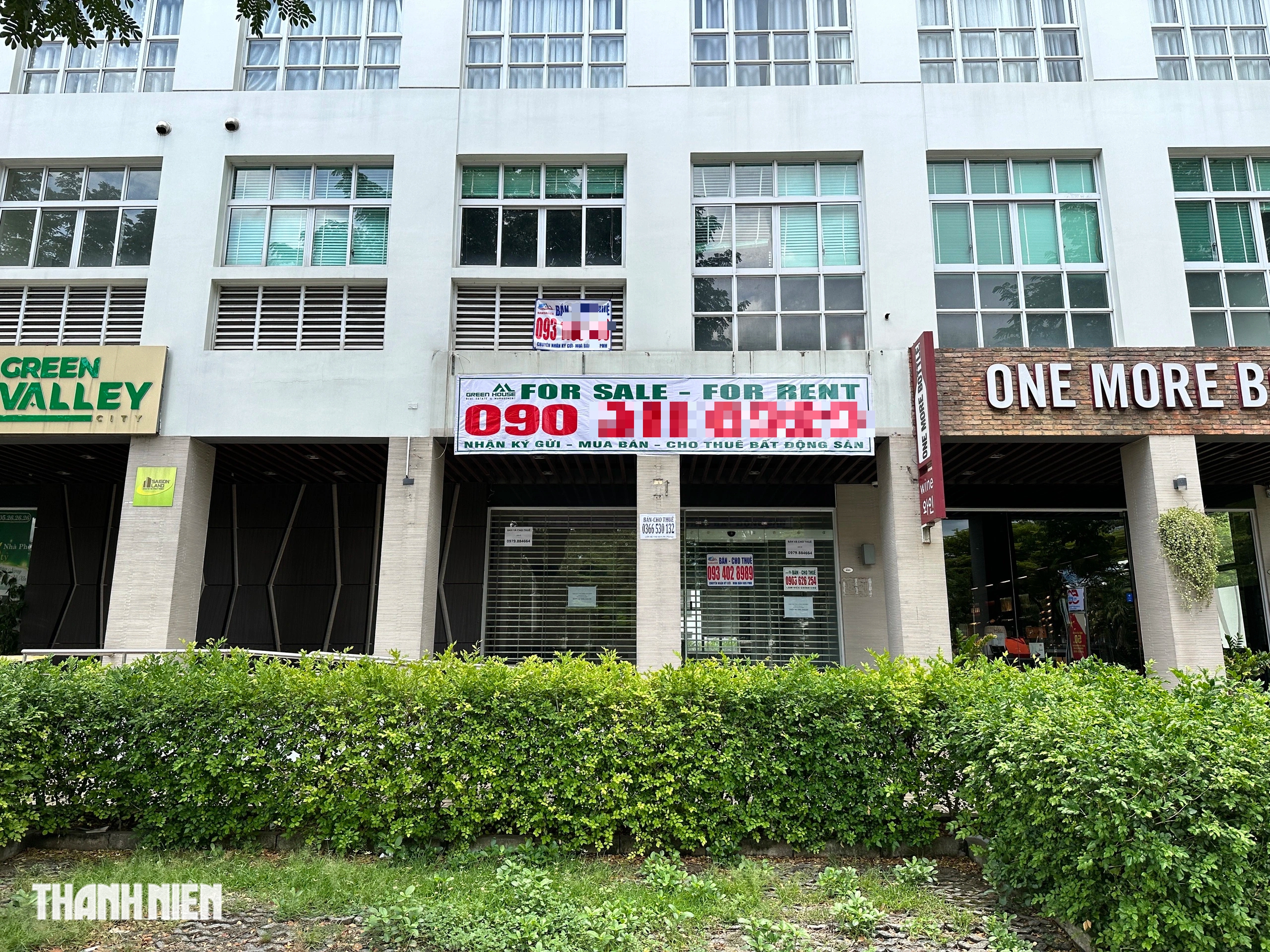 Mặt bằng bỏ trống ở phố ‘nhà giàu’ Phú Mỹ Hưng, chi chít bảng cho thuê Mặt bằng bỏ trống ở phố ‘nhà giàu’ Phú Mỹ Hưng, chi chít bảng cho thuê