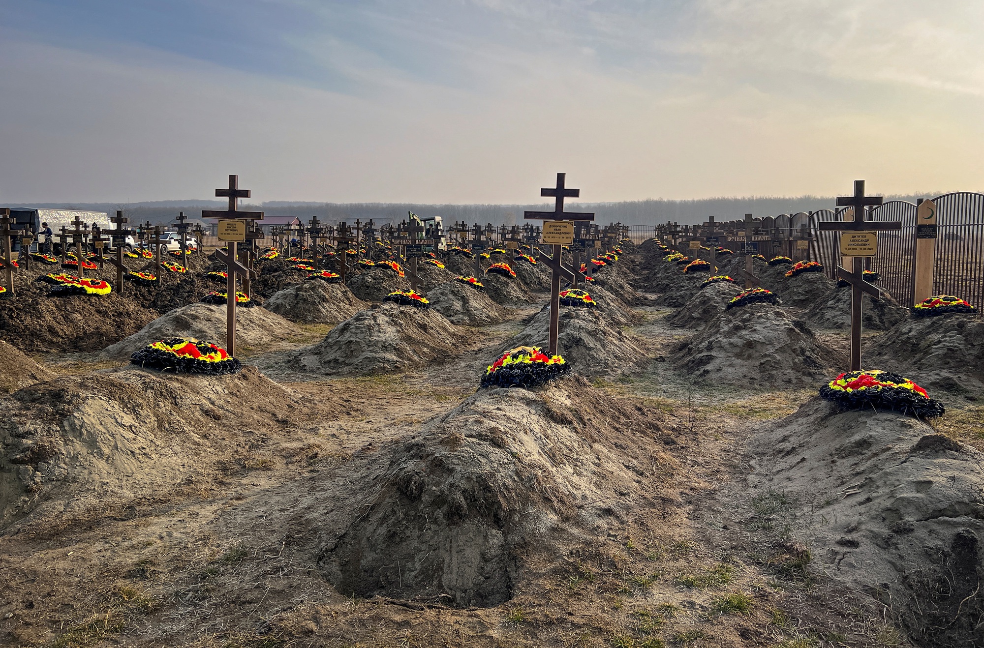 Có gì trong nghĩa trang lính Wagner thiệt mạng ở Ukraine? - Ảnh 1.