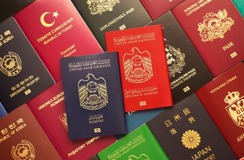 Bìa hộ chiếu của các nước trên thế giới chỉ có 4 màu cơ bản