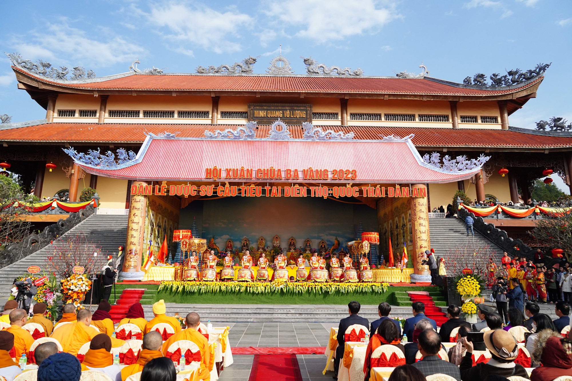 Lễ khai hội chùa Ba Vàng diễn ra hoành tráng