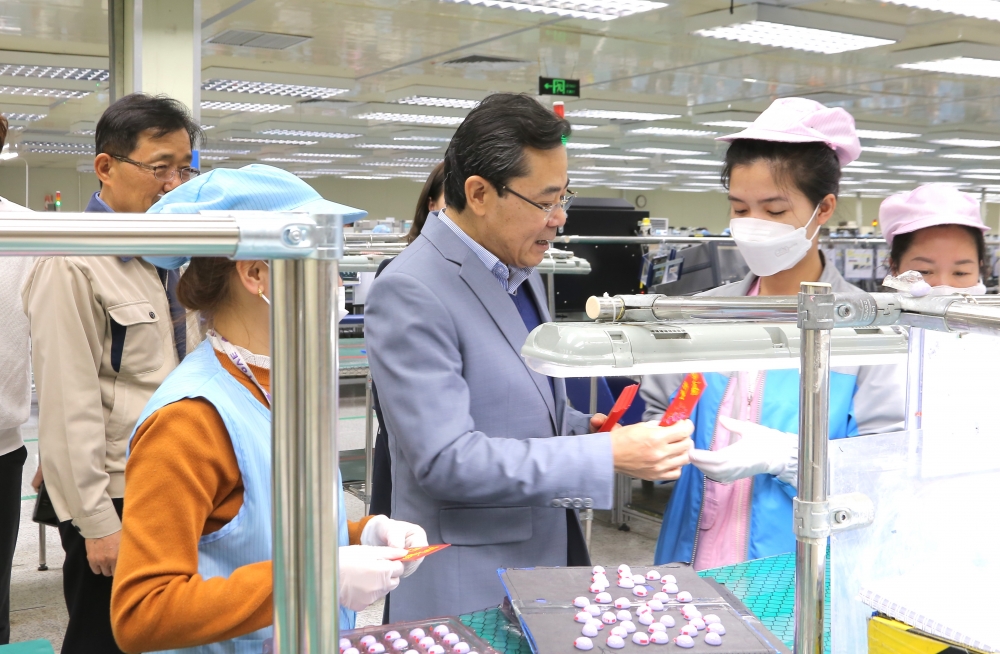 Dệt may thiếu đơn hàng, chỉ có 67,74% doanh nghiệp mở cửa lại