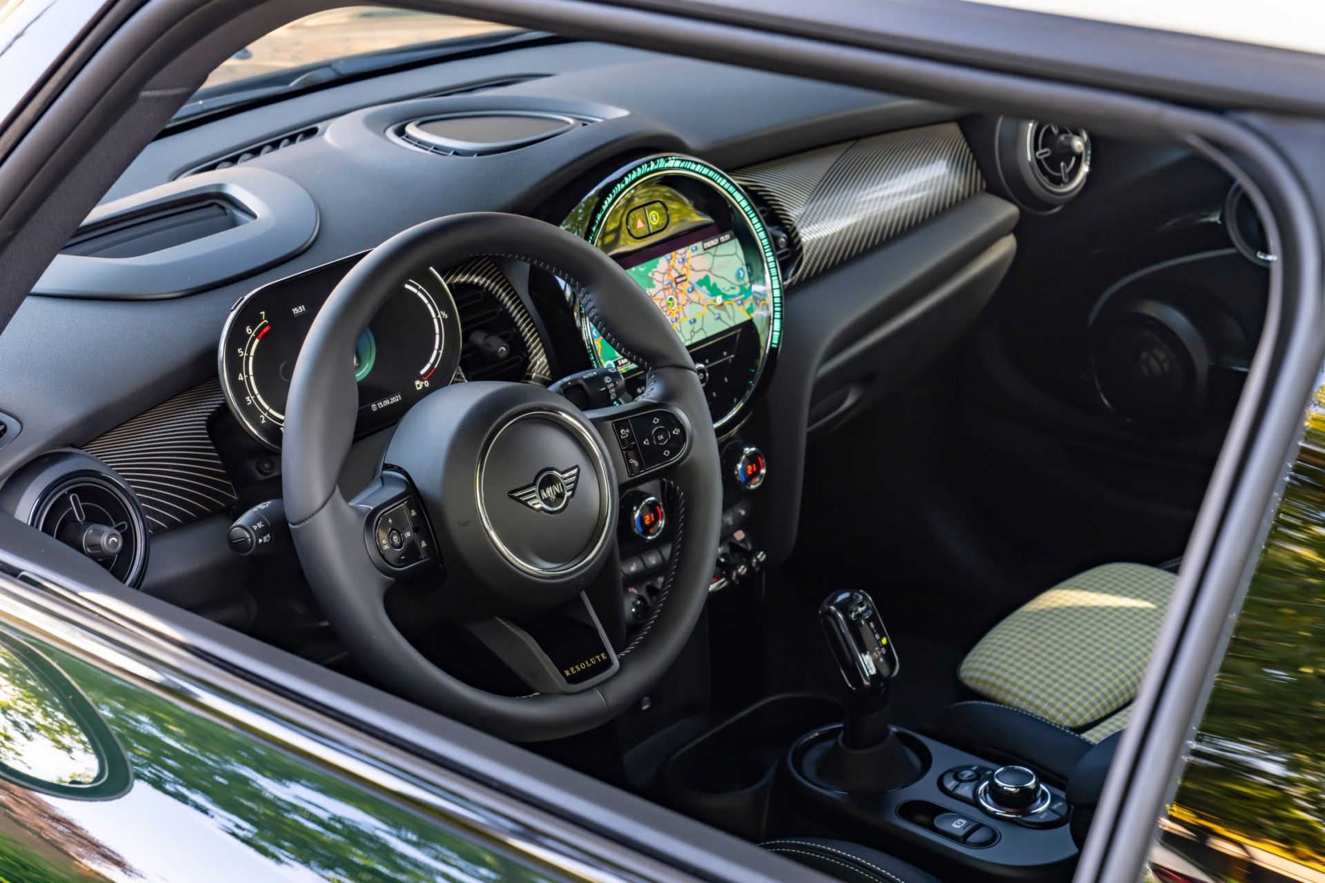 MINI Cooper S Resolute Edition giá gần 2,3 tỉ đồng có gì đặc biệt? - Ảnh 3.