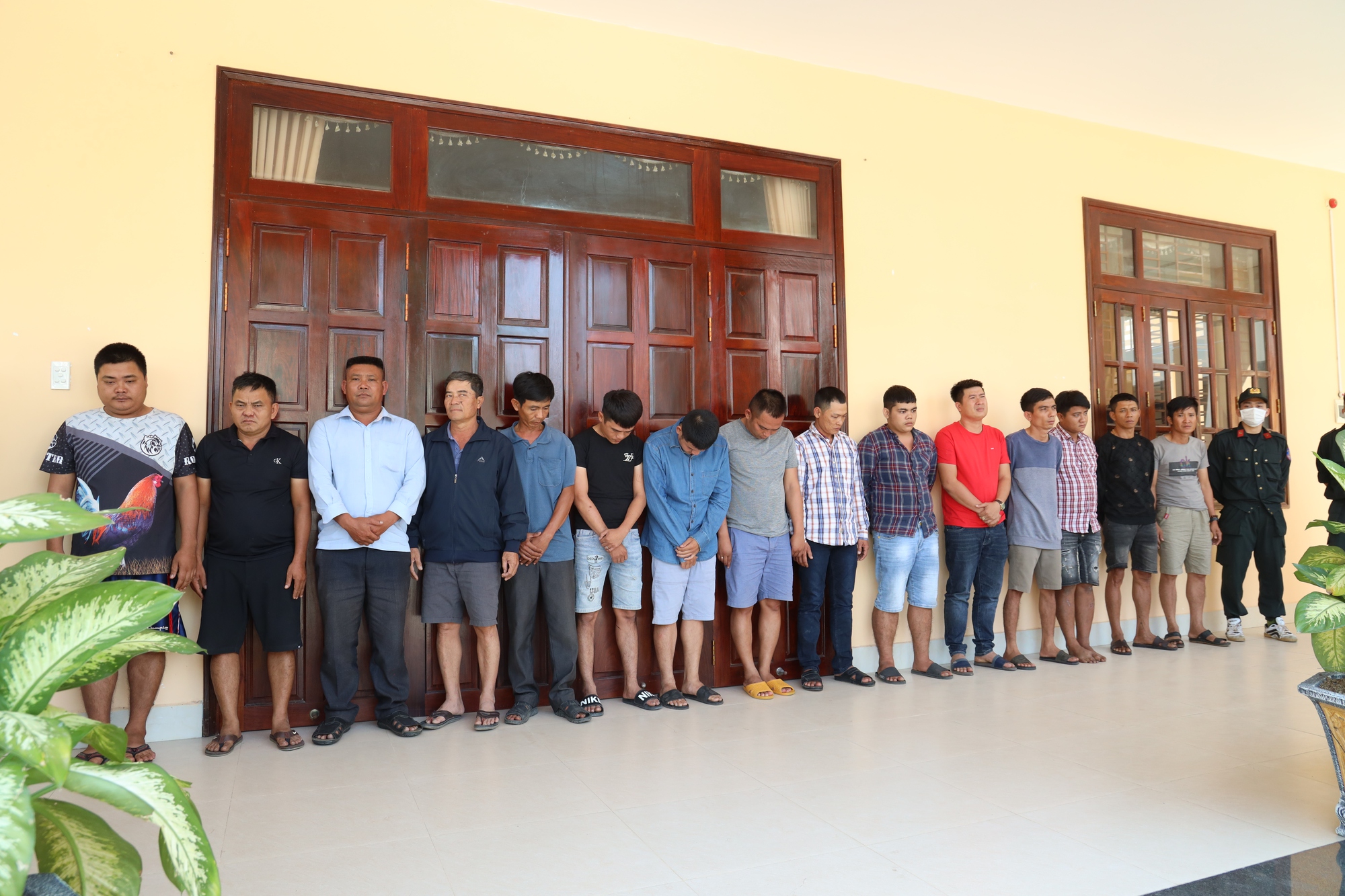 Tây Ninh Bắt sòng tài xỉu trong rẫy cao su, thu giữ trên 450 triệu đồng