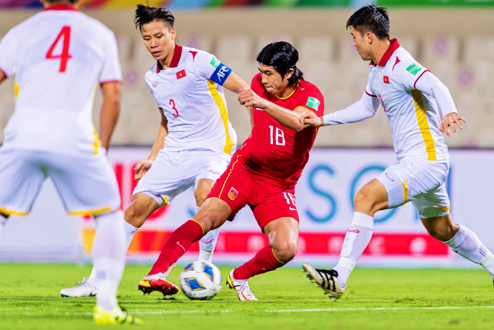 Giao hữu, đội tuyển Việt Nam 0-0 Trung Quốc: Trận đấu bước ngoặt của ông Troussier - Ảnh 1.