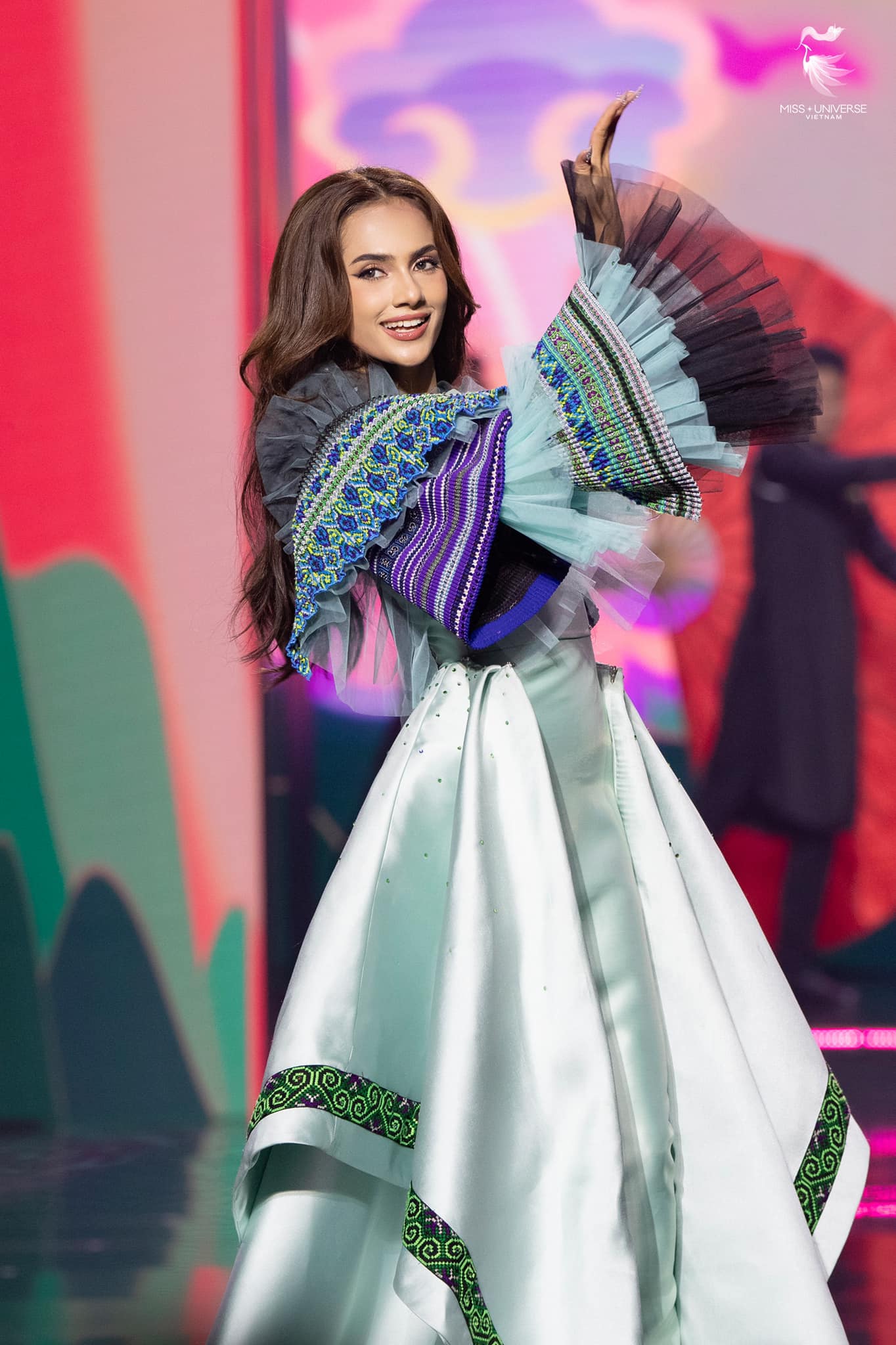 'Bông hồng lai' Emma Lê tiết lộ định hướng sau thành tích top 5 Miss Universe Vietnam - Ảnh 3.