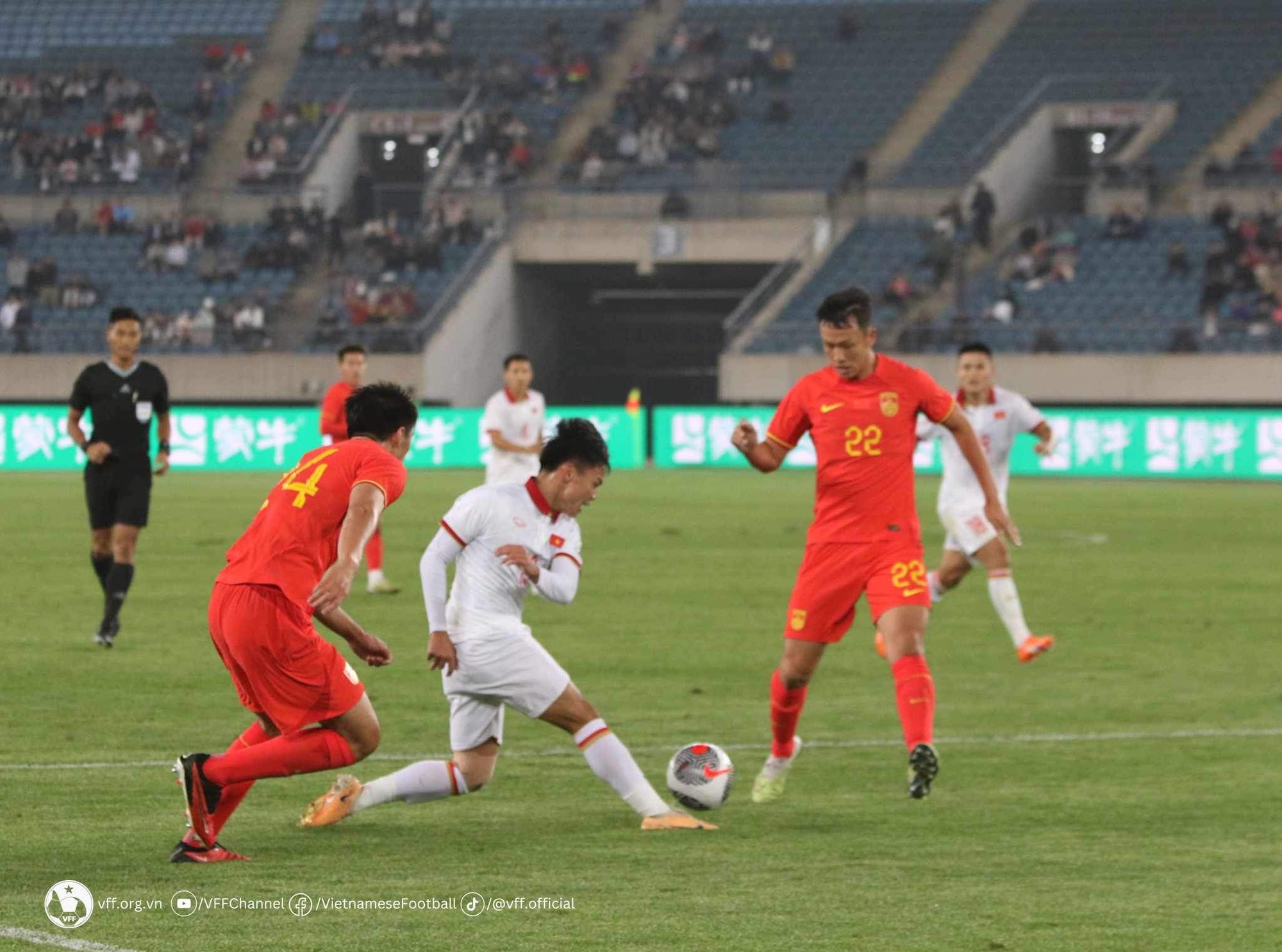 Đội tuyển Việt Nam không thể làm nên chuyện trước chủ nhà Trung Quốc - Ảnh 1.