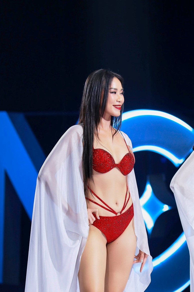 Dàn thí sinh 'Hoa hậu Hoàn vũ Việt Nam' diện áo tắm nóng bỏng - Ảnh 7.