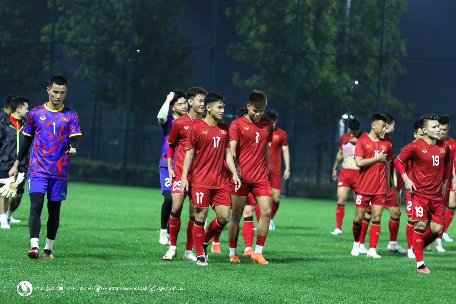 Đội tuyển Việt Nam tìm lại nụ cười, HLV Troussier chốt phương án với đội Uzbekistan - Ảnh 14.