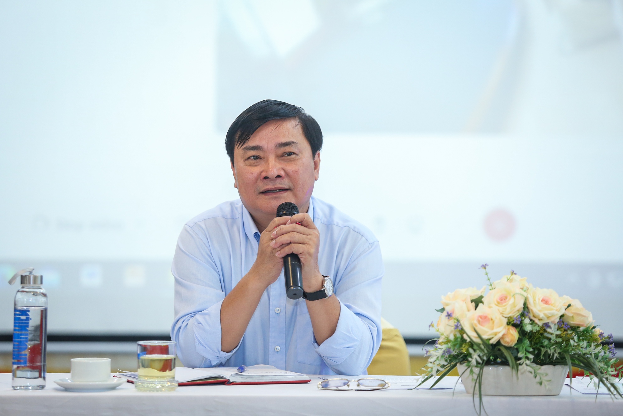 Tổng biên tập Báo Thanh Niên đối thoại với viên chức, người lao động trẻ - Ảnh 1.