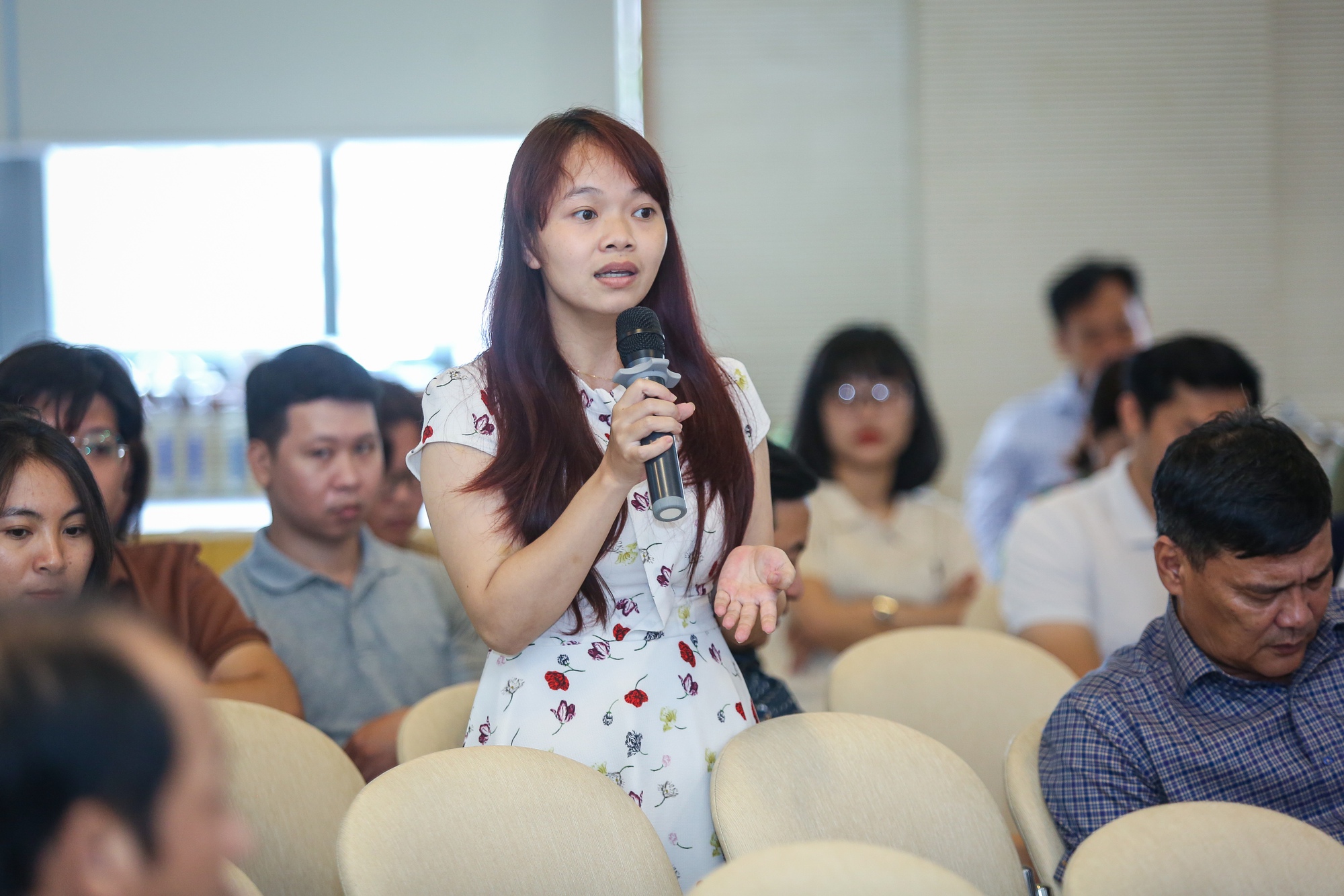 Tổng biên tập Báo Thanh Niên đối thoại với viên chức, người lao động trẻ - Ảnh 4.