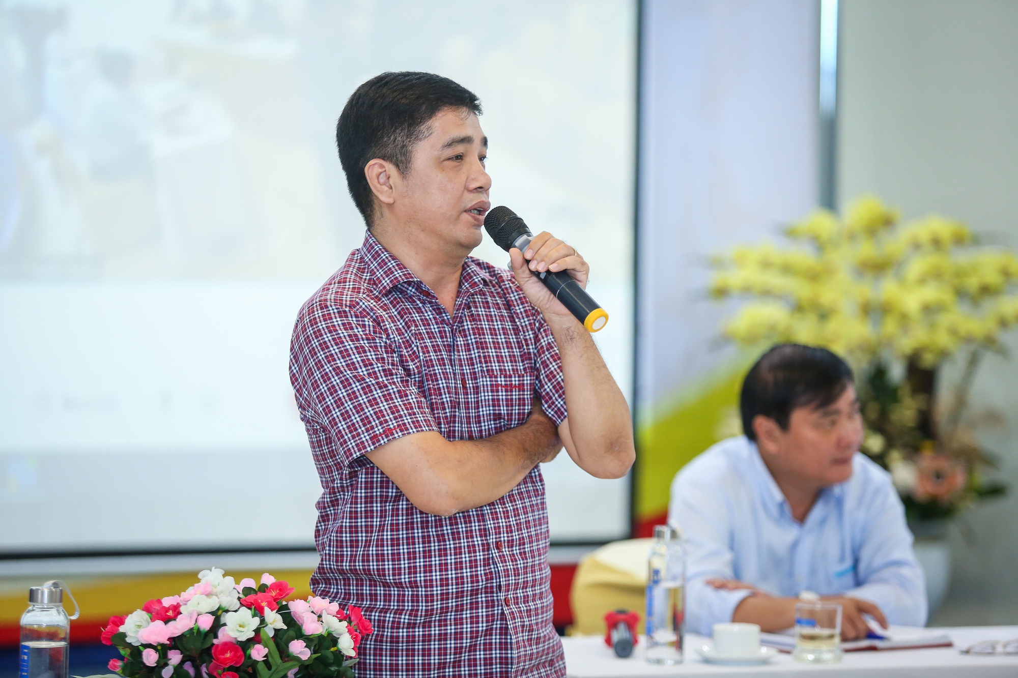 Tổng biên tập Báo Thanh Niên đối thoại với viên chức, người lao động trẻ - Ảnh 7.
