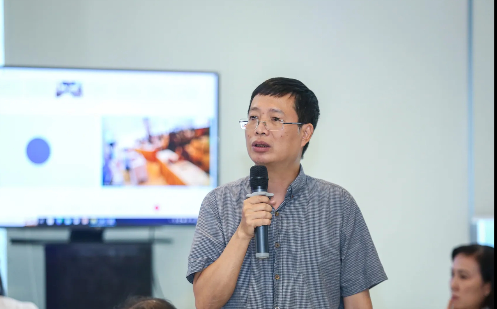 Tổng biên tập Báo Thanh Niên đối thoại với viên chức, người lao động trẻ - Ảnh 8.