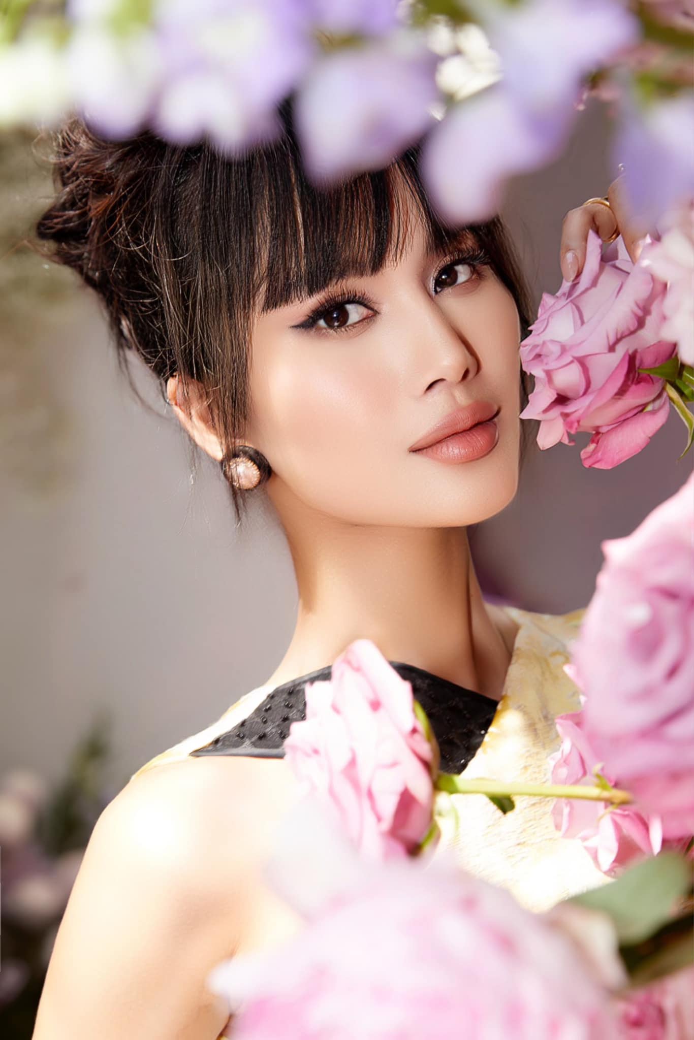 Á hậu Hương Ly: Tôi không ngại khi được gọi là 'cô gái chăn trâu' - Ảnh 5. Á hậu Hương Ly: Tôi không ngại khi được gọi là 'cô gái chăn trâu' - Ảnh 5.