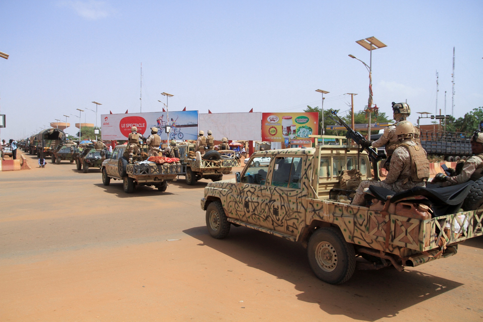 Quân đội Pháp bắt đầu rút quân khỏi Niger - Ảnh 1.