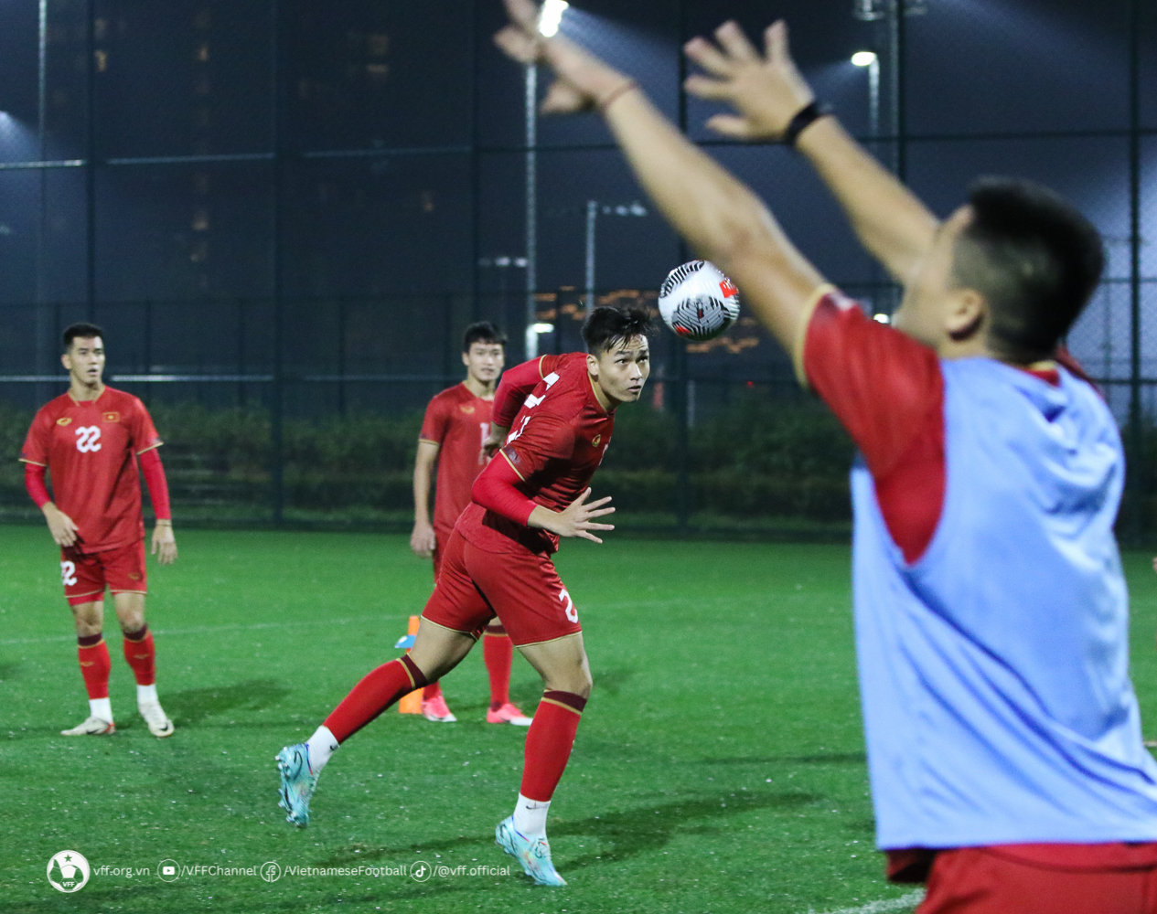 Hôm nay, đội tuyển Việt Nam đấu Uzbekistan: HLV Troussier chốt nhân sự gặp Hàn Quốc - Ảnh 2.