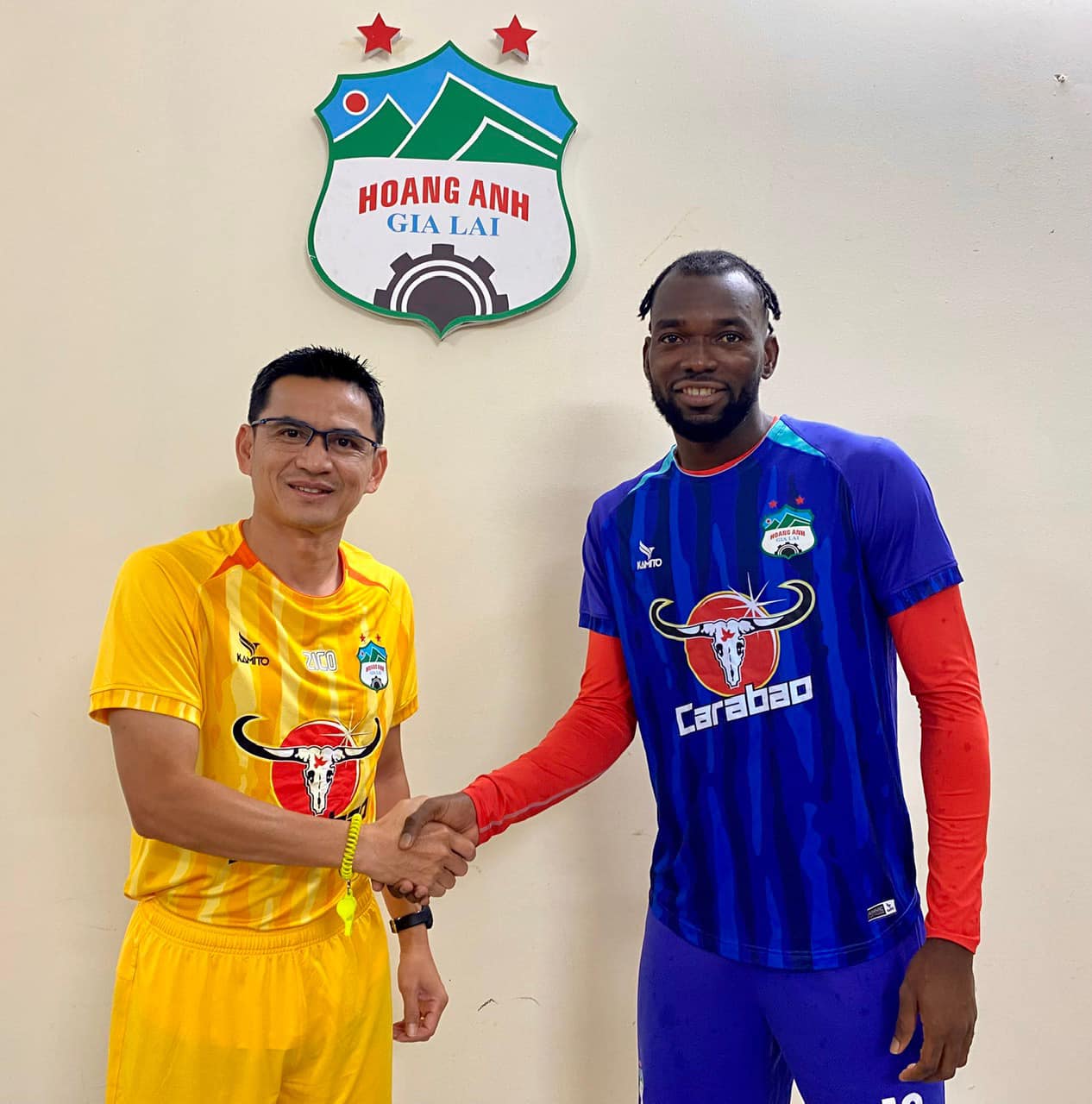 HAGL giữ chân trụ cột, đón thêm ngoại binh cho V-League 2023 - 2024 - Ảnh 2.