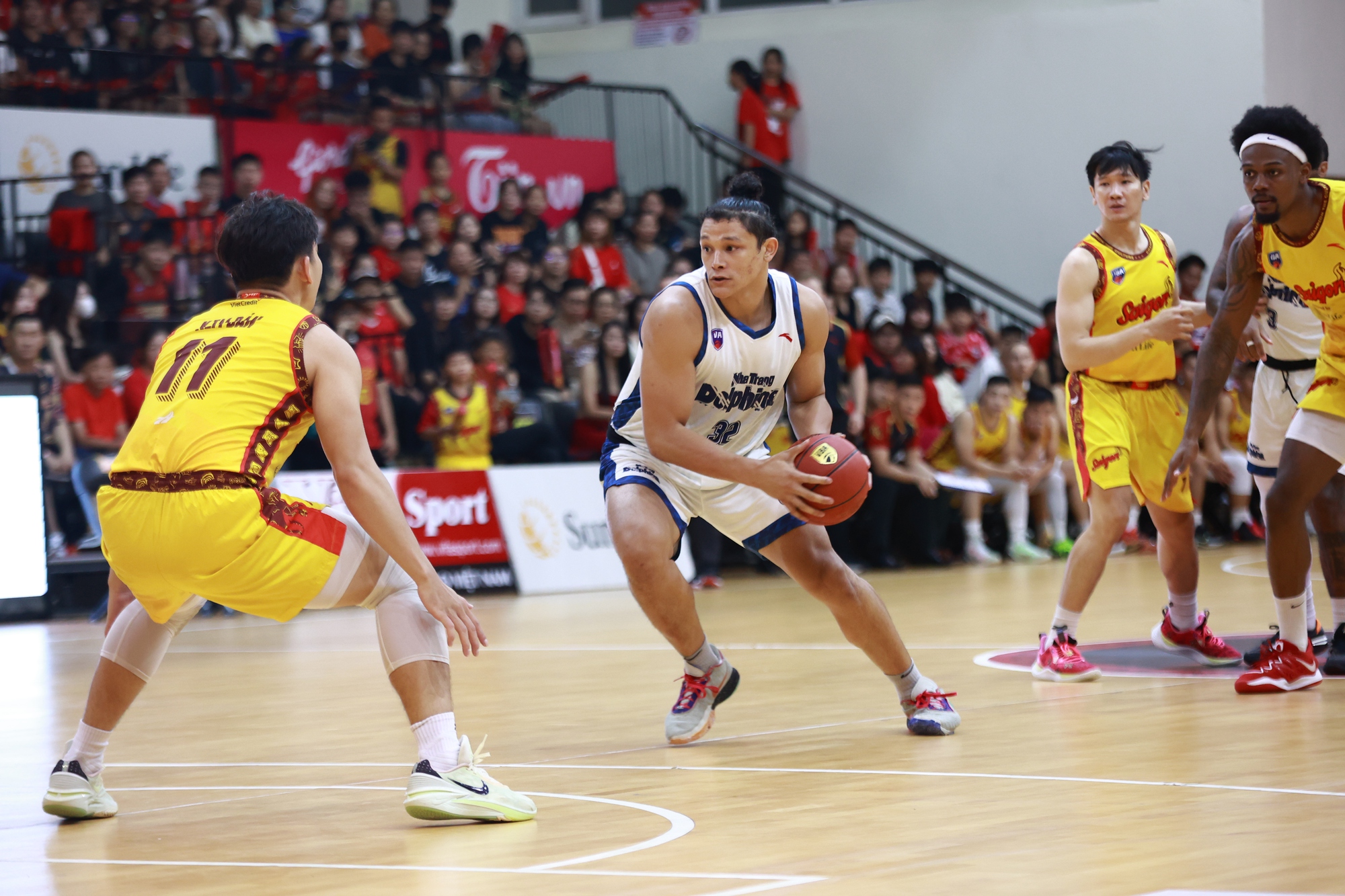 Tôn vinh các gương mặt xuất sắc của giải bóng rổ chuyên nghiệp Việt Nam VBA 2023 - Ảnh 3.