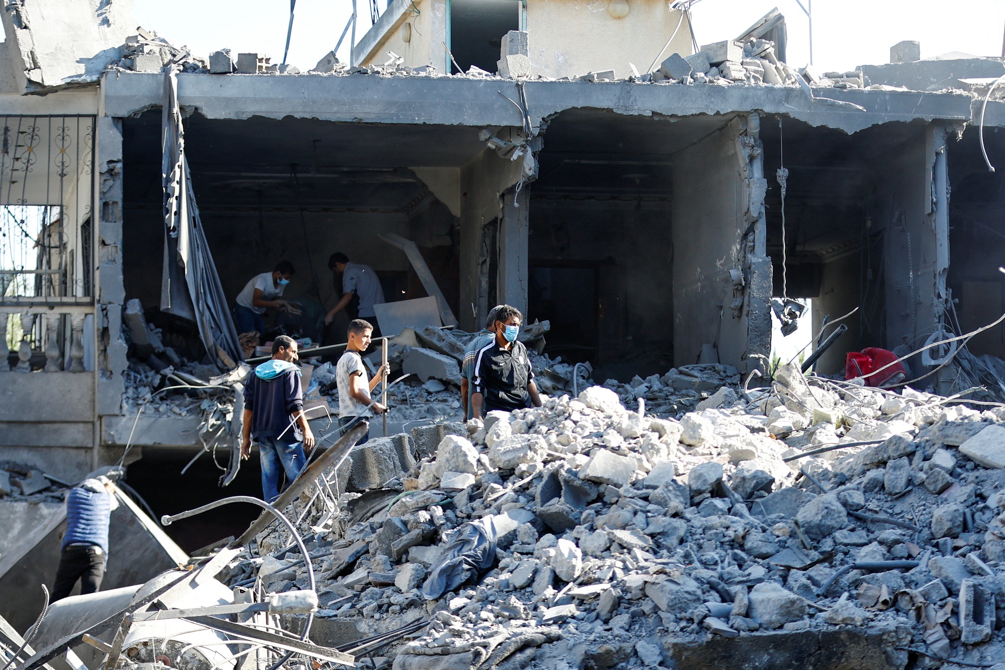 Hamas hay Israel có thể phạm tội ác chiến tranh? - Ảnh 1.