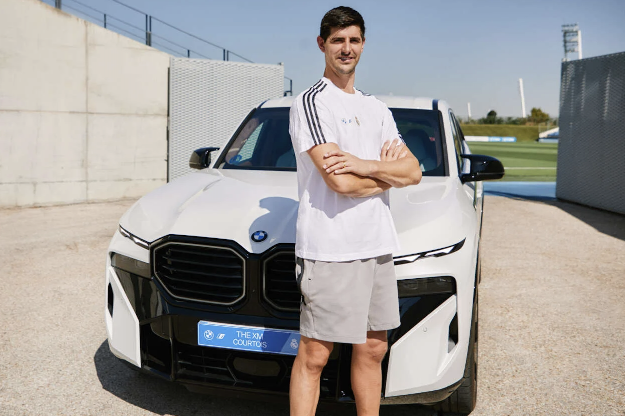 BMW tặng hàng chục chiếc ô tô điện cho dàn cầu thủ Real Madrid