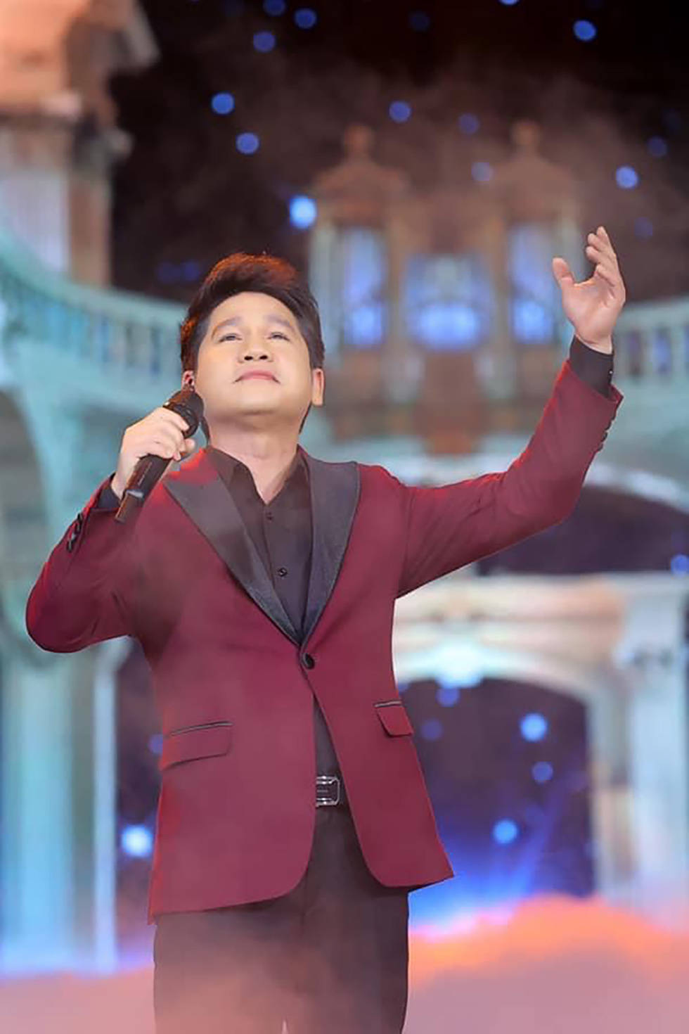 Ca sĩ Trọng Tấn:“Áo thì không chật, nhưng có vẻ hơi cũ” - Ảnh 11. Ca sĩ Trọng Tấn:“Áo thì không chật, nhưng có vẻ hơi cũ” - Ảnh 11.