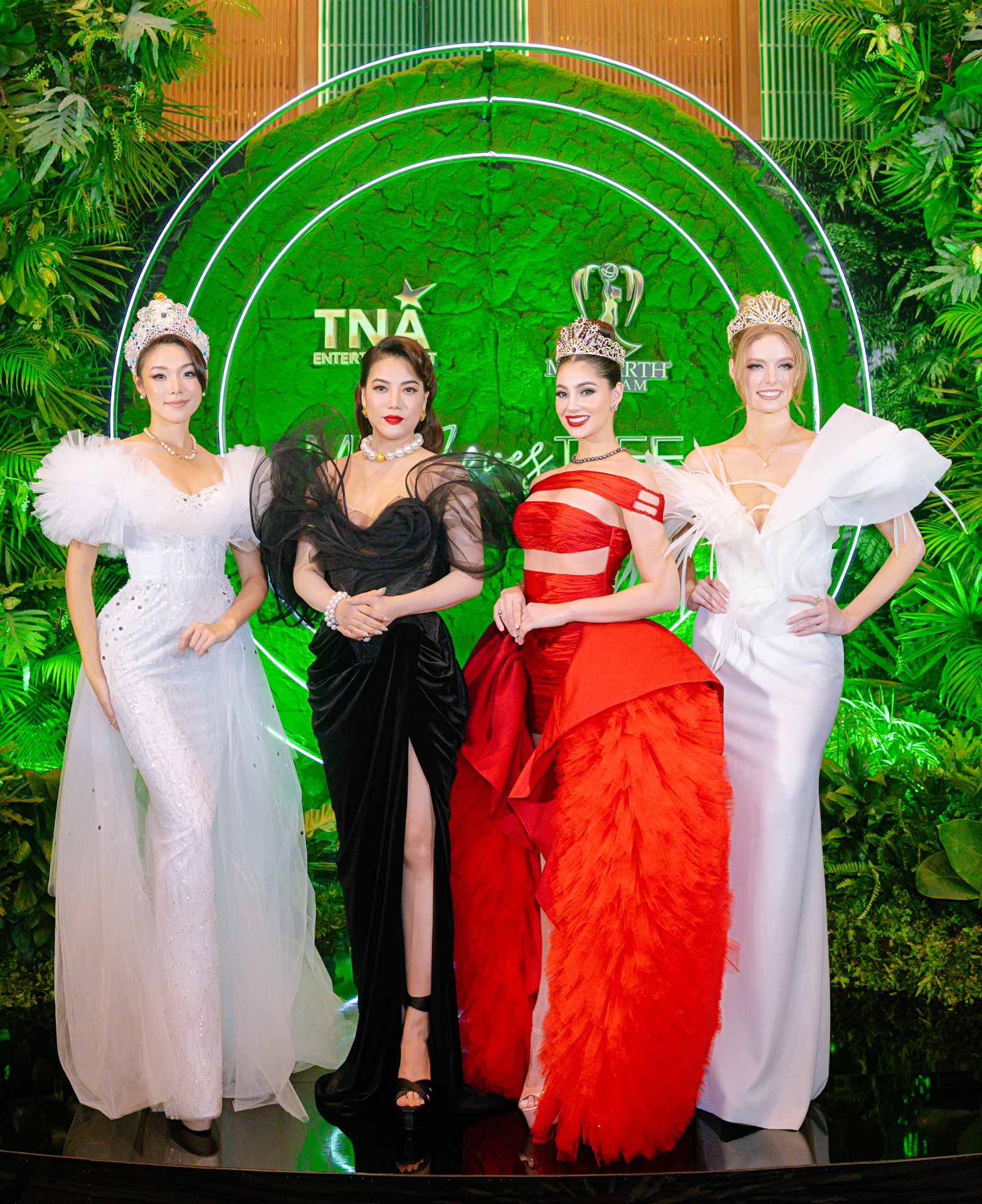 Trương Ngọc Ánh đọ sắc cùng dàn mỹ nhân Hoa hậu Trái đất 2022  - Ảnh 2.