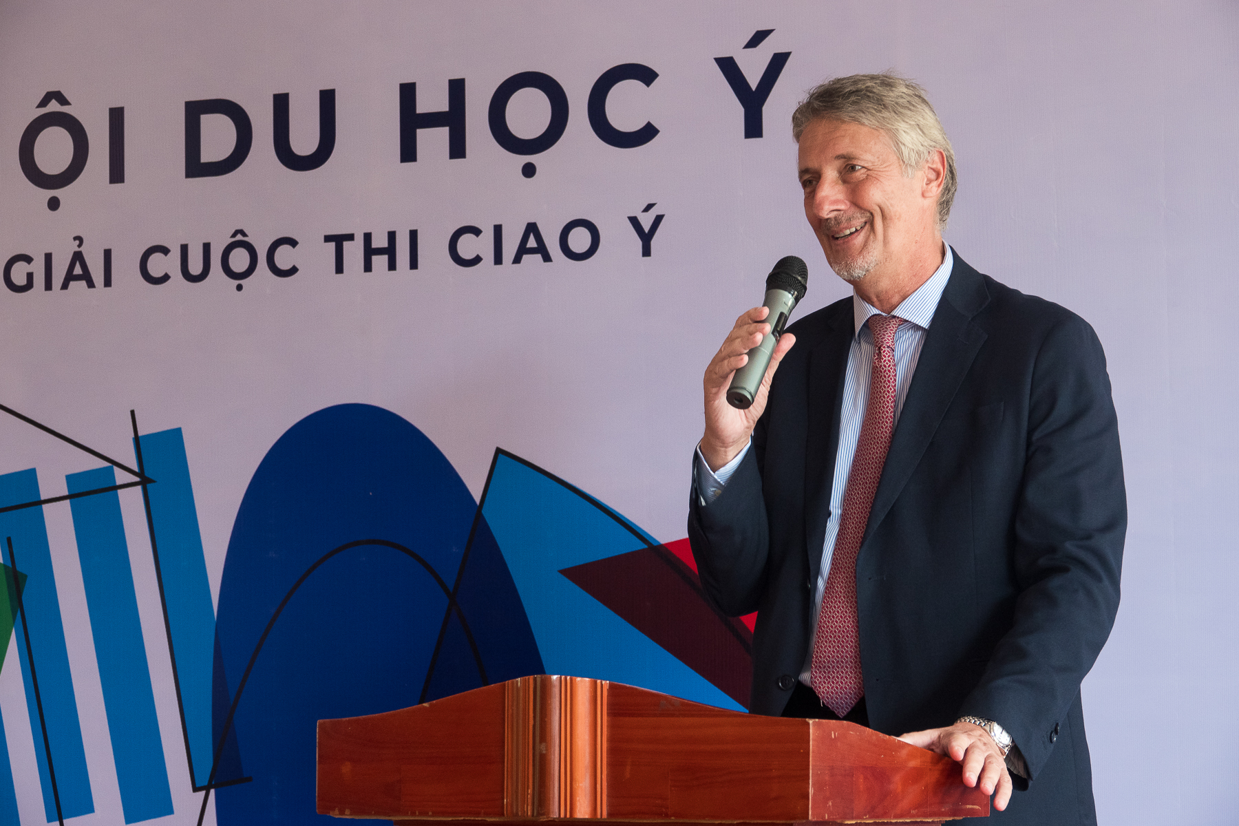 Mulighet til å studere i utlandet i Italia for kun 10 millioner VND/år - Bilde 2. Cơ hội du học Ý chỉ 10 triệu đồng/năm - Ảnh 2.