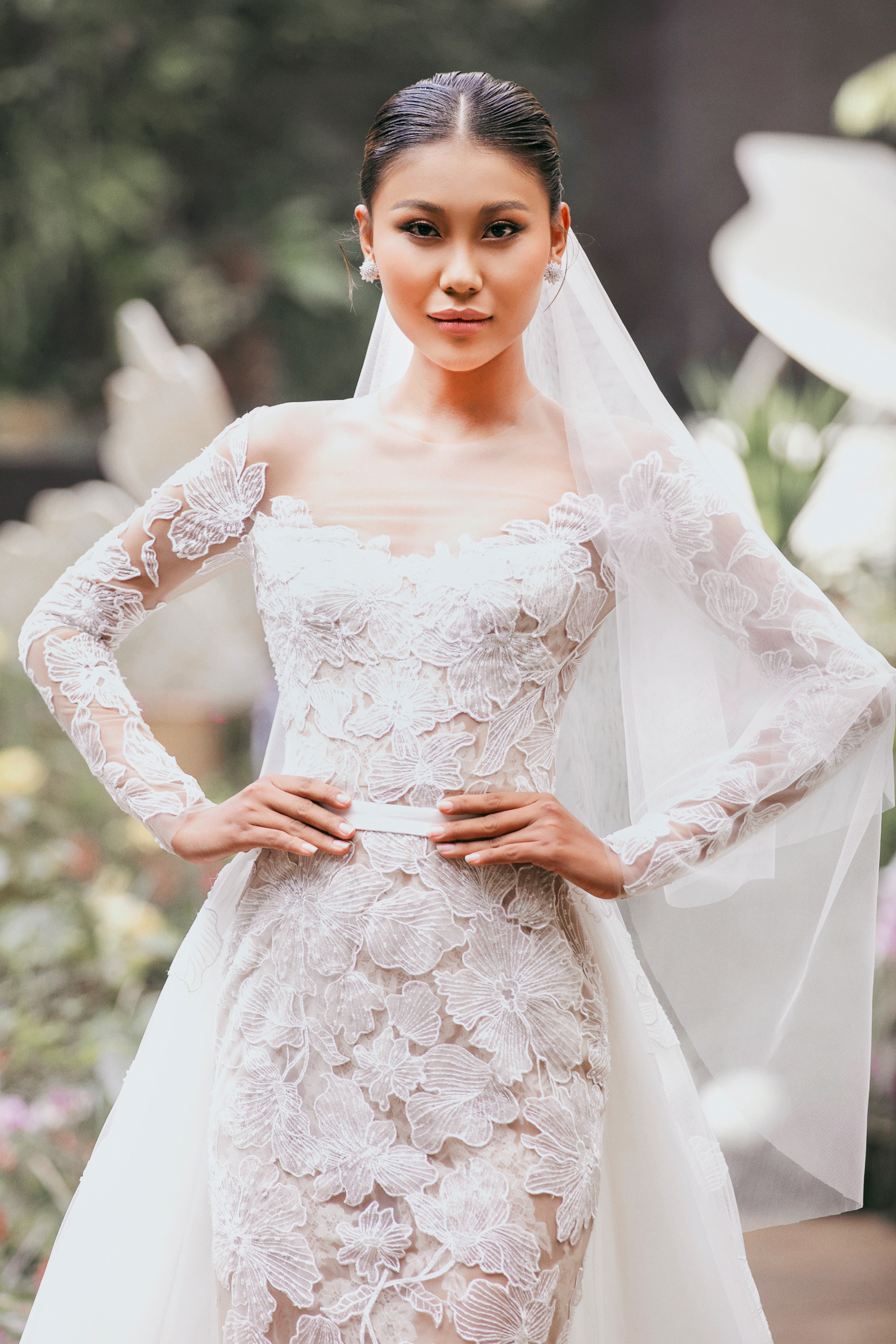 Hoa hậu Ngọc Châu quyến rũ khi mặc váy cưới - Ảnh 11.