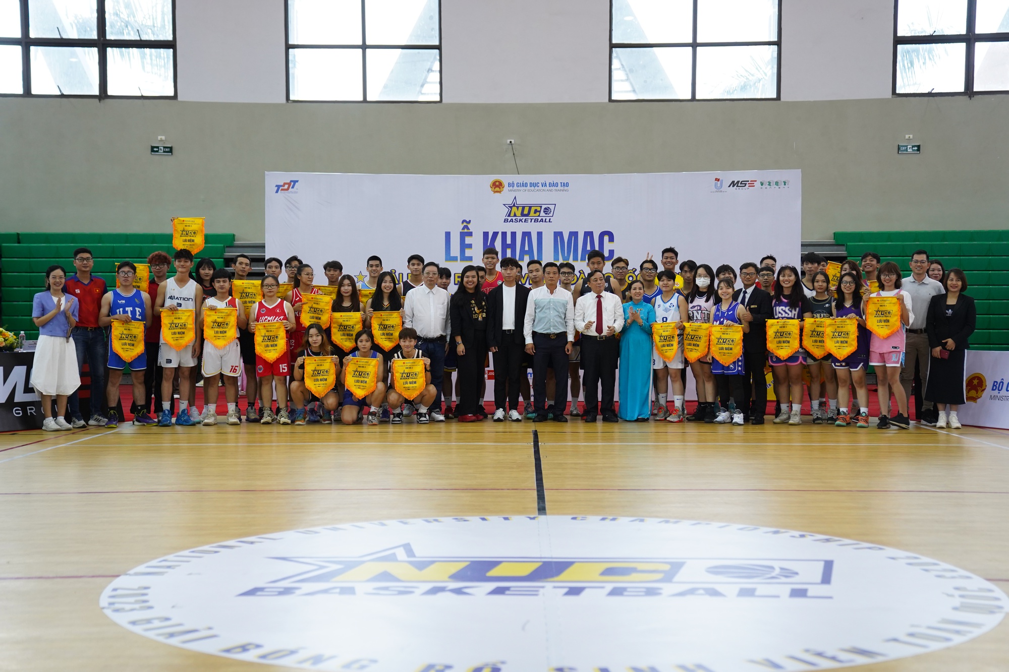 60 đội tranh tài hấp dẫn ở khu vực 3, giải bóng rổ sinh viên toàn quốc - Ảnh 1.