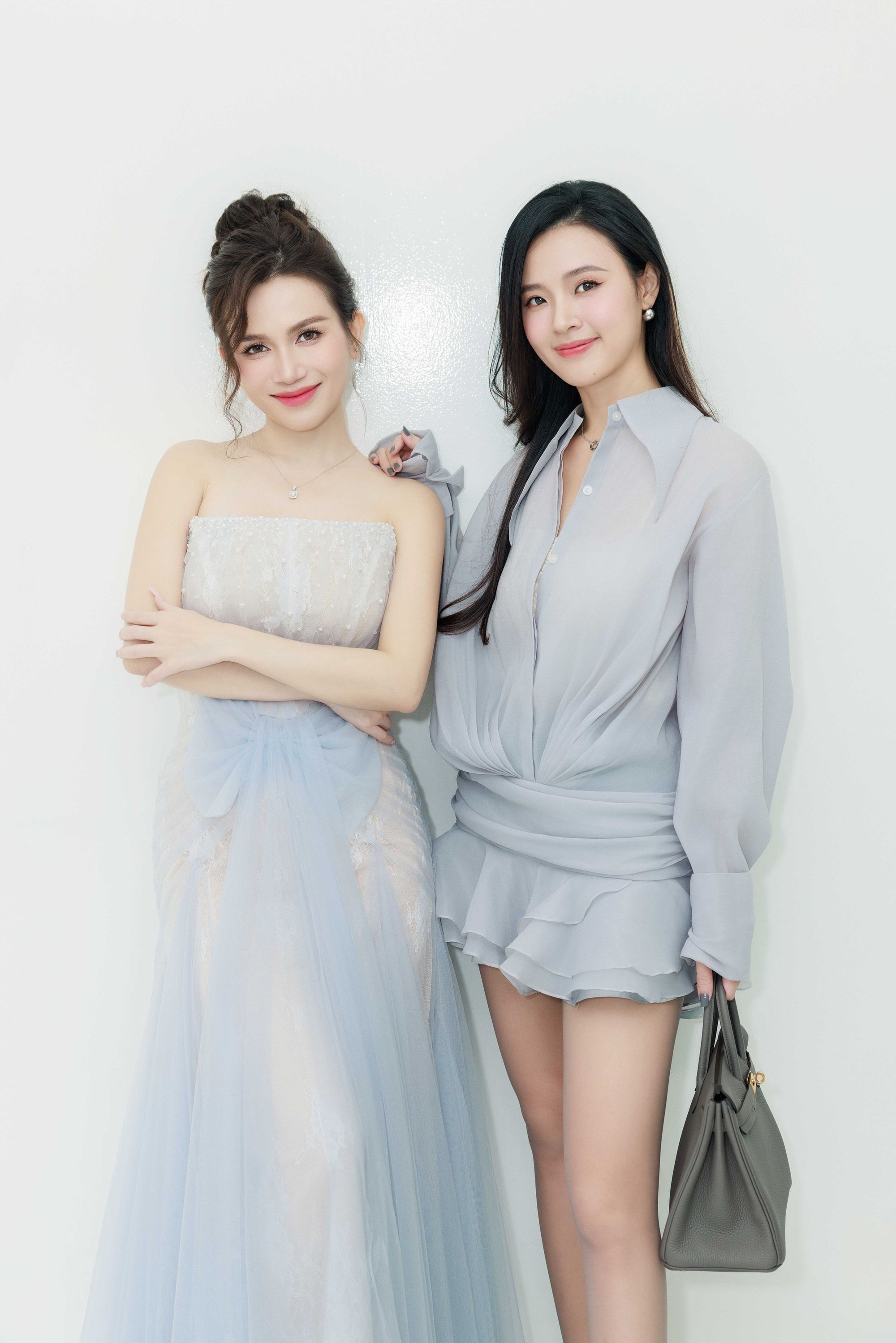Midu thu hút với vẻ ngoài thanh lịch trong sự kiện của Sĩ Thanh - Ảnh 3. Midu thu hút với vẻ ngoài thanh lịch trong sự kiện của Sĩ Thanh - Ảnh 3.