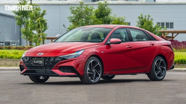 Sedan hạng C dưới 900 triệu bán chậm, Mazda3 vẫn dẫn đầu doanh số
