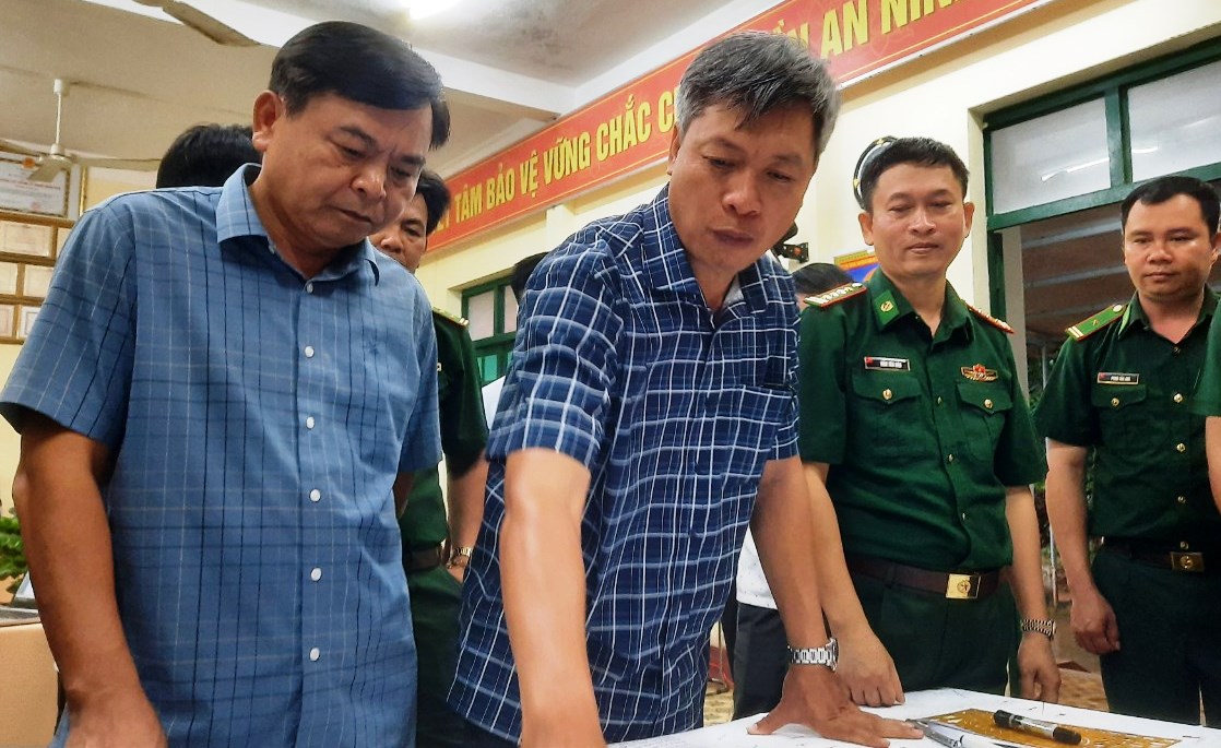 Thứ trưởng Bộ NN-PTNT: 'Cần tận dụng giờ vàng cứu các ngư dân mất tích trên biển' - Ảnh 1. Thứ trưởng Bộ NN-PTNT: 'Cần tận dụng giờ vàng cứu các ngư dân mất tích trên biển' - Ảnh 1.