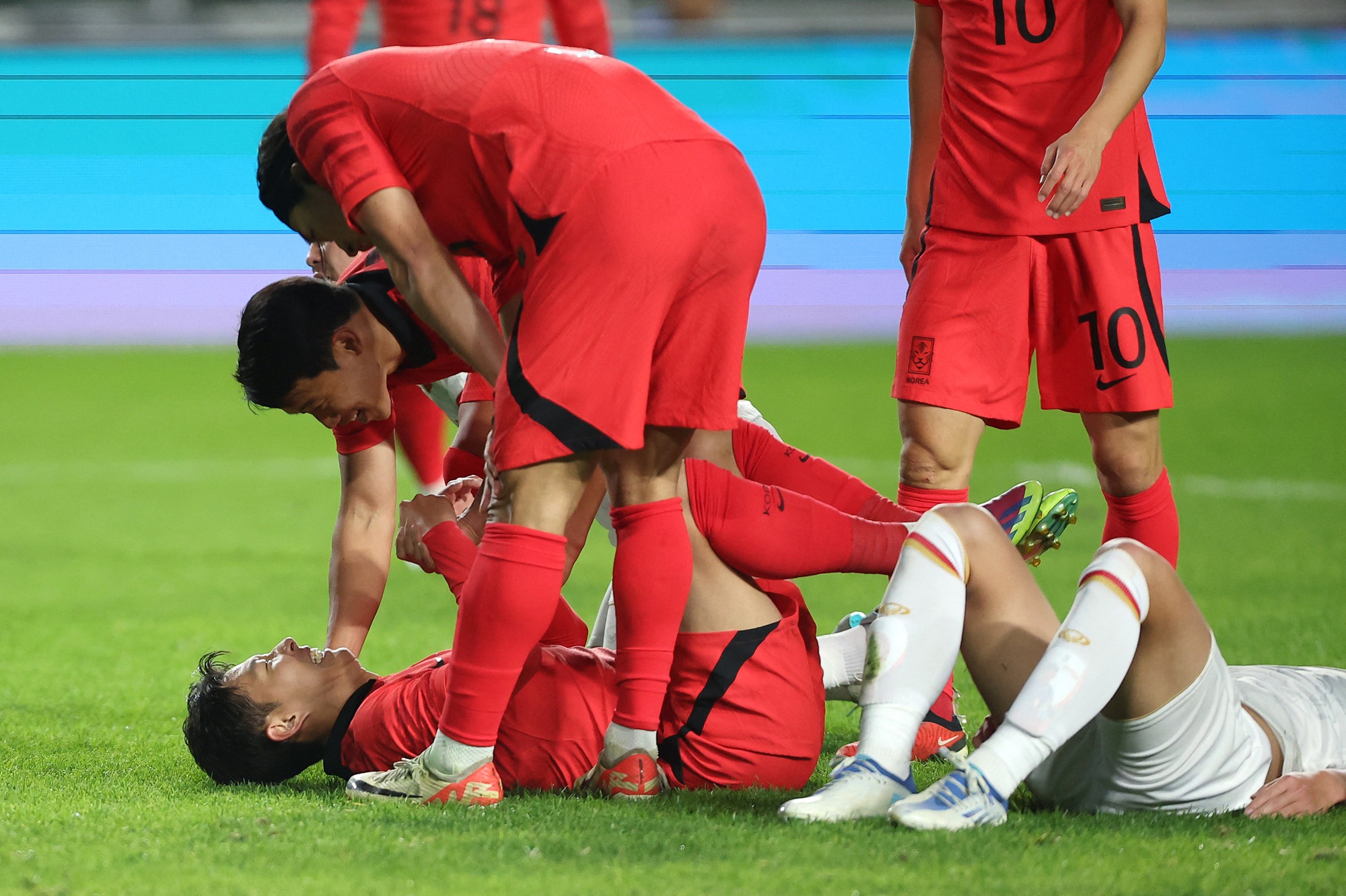 Son Heung-min tiết lộ lý do nén đau thi đấu với đội tuyển Việt Nam  - Ảnh 2.