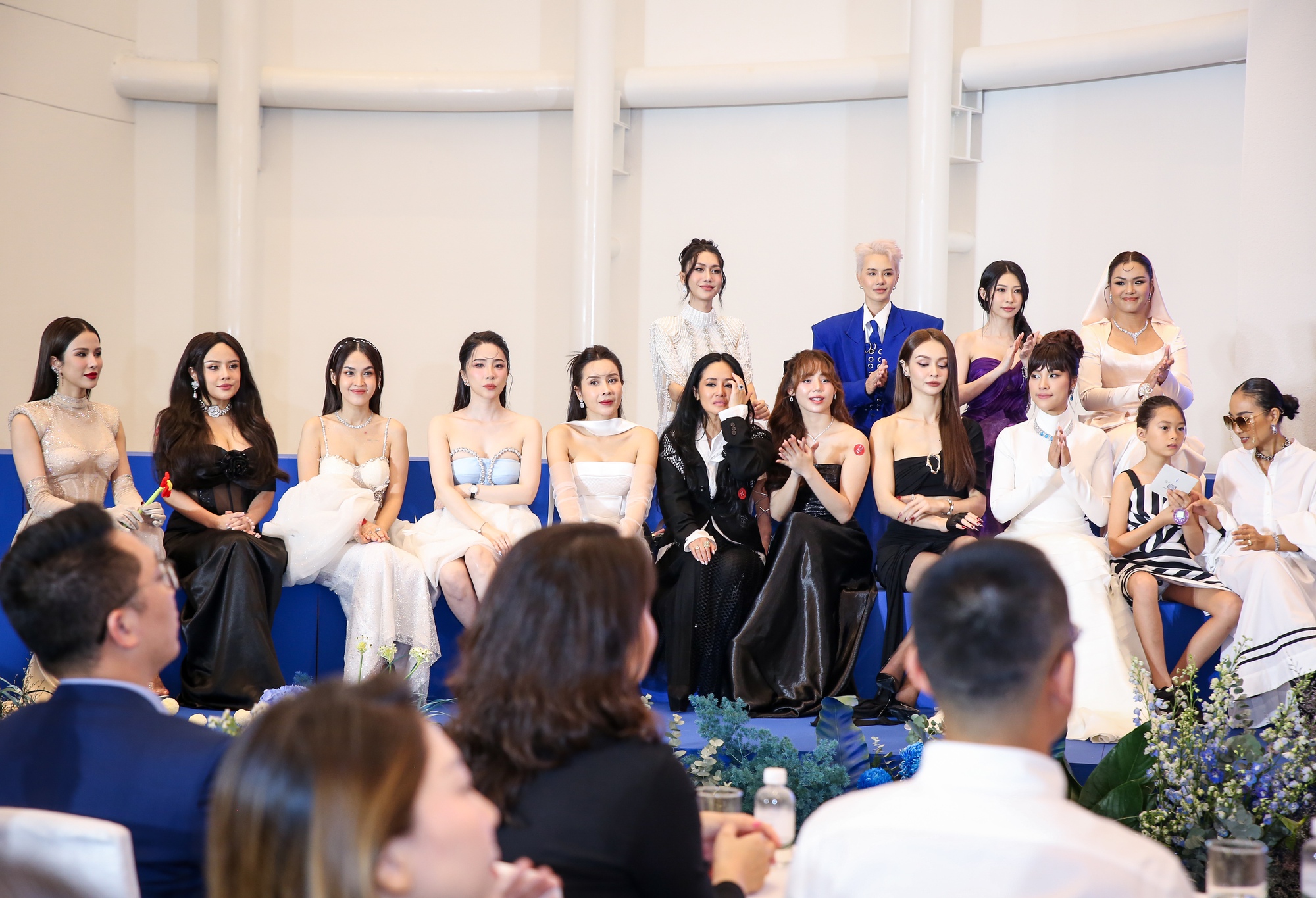 Lệ Quyên tình tứ bên bạn trai Lâm Bảo Châu - Ảnh 14. Lệ Quyên tình tứ bên bạn trai Lâm Bảo Châu - Ảnh 14.