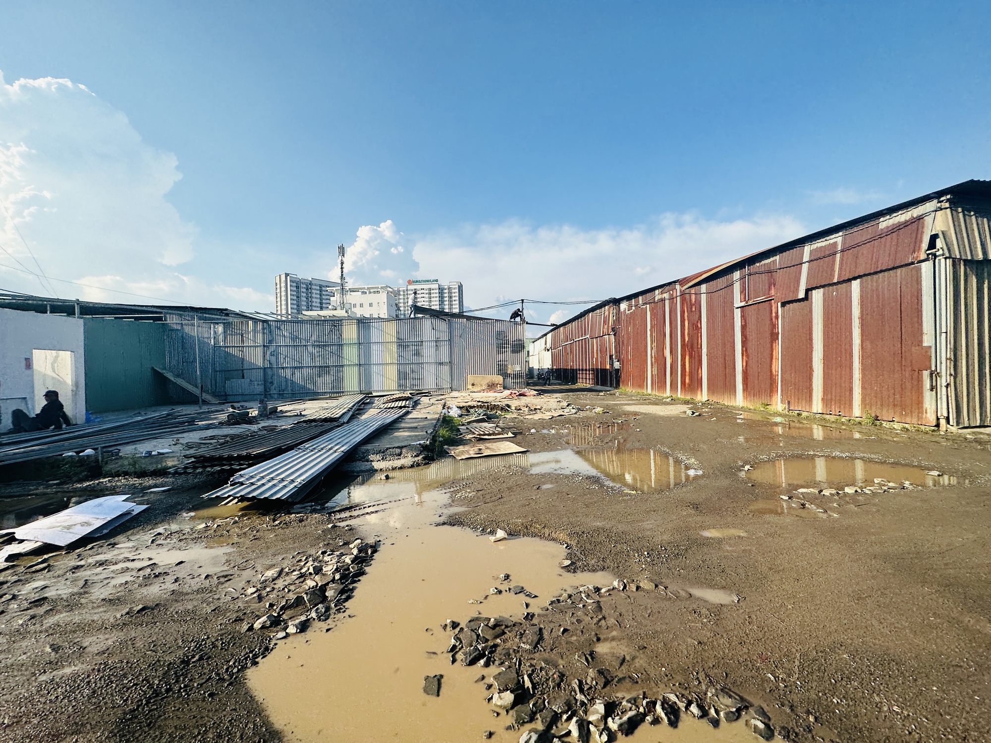 Bên trong công trình xây dựng không phép "khủng" 23.000m2 ở TP.HCM - Ảnh 8. Bên trong công trình xây dựng không phép "khủng" 23.000m2 ở TP.HCM - Ảnh 8.