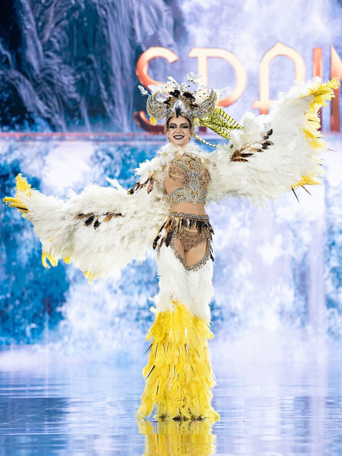Lê Hoàng Phương bùng nổ tại đêm thi trang phục dân tộc Miss Grand International - Ảnh 18.