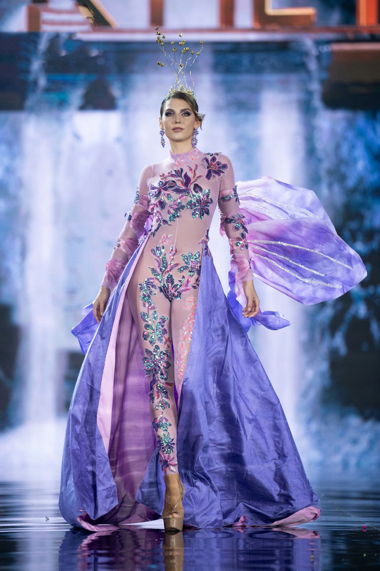 Lê Hoàng Phương bùng nổ tại đêm thi trang phục dân tộc Miss Grand International - Ảnh 20.
