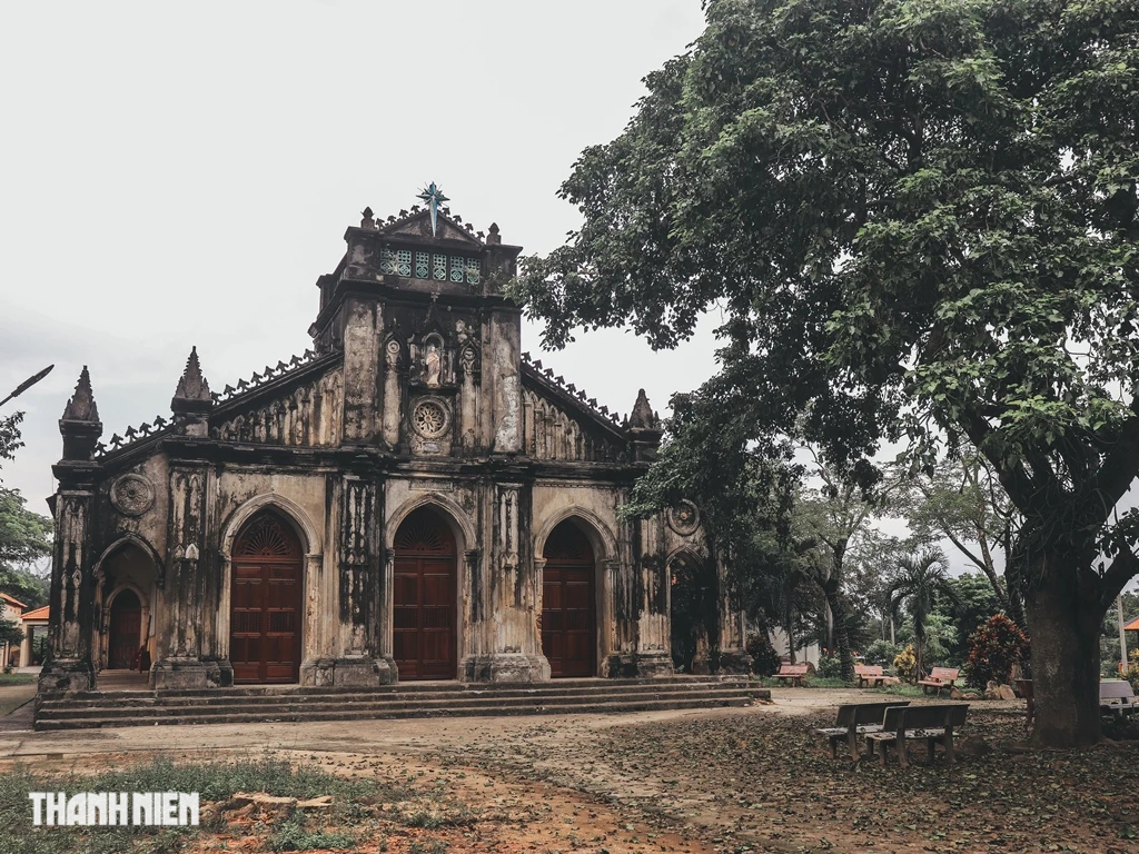 Chiêm ngưỡng vẻ đẹp nhà thờ cổ gần 120 năm ở Đà Nẵng - Ảnh 8.